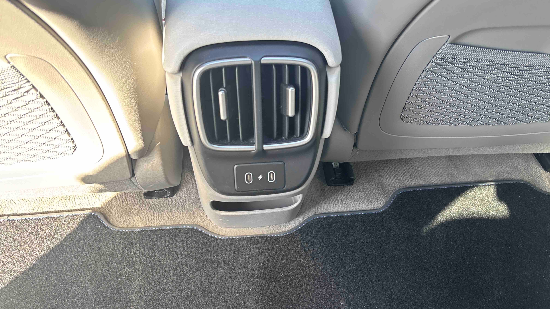 HYUNDAI Ioniq 6 77 kWh 229 ch Executive - Véhicule Occasion - Océane Auto HYUNDAI Ioniq 6 77 kWh 229 ch Executive - Véhicule Occasion Océane Auto
