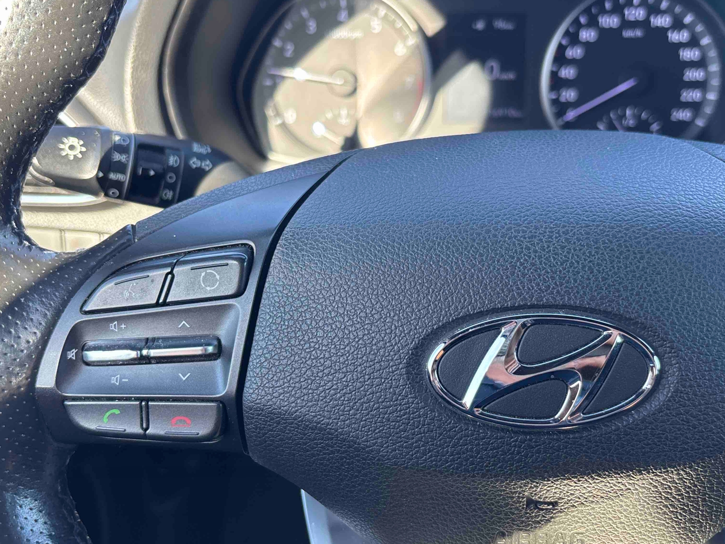 HYUNDAI i30 1.0 T-GDi 120 BVM6 Edition #Mondial - Véhicule Occasion - Océane Auto HYUNDAI i30 1.0 T-GDi 120 BVM6 Edition #Mondial - Véhicule Occasion Océane Auto