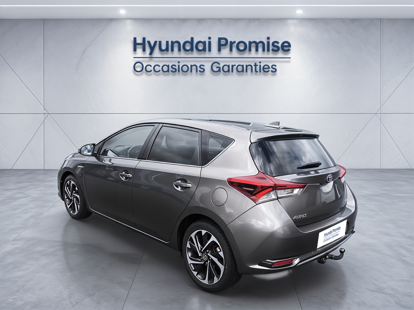TOYOTA Auris Touring Sports Hybride 136h Design - Véhicule Occasion - Océane Auto TOYOTA Auris Touring Sports Hybride 136h Design - Véhicule Occasion Océane Auto