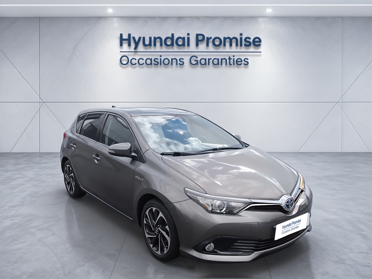 TOYOTA Auris Touring Sports Hybride 136h Design - Véhicule Occasion - Océane Auto TOYOTA Auris Touring Sports Hybride 136h Design - Véhicule Occasion Océane Auto