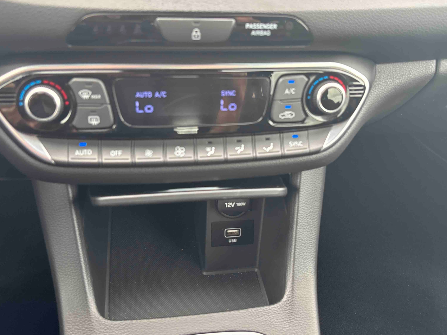 HYUNDAI i30 SW 1.0 T-GDi 120 iBVM6 Hybrid 48V Creative - Véhicule Occasion - Océane Auto HYUNDAI i30 SW 1.0 T-GDi 120 iBVM6 Hybrid 48V Creative - Véhicule Occasion Océane Auto