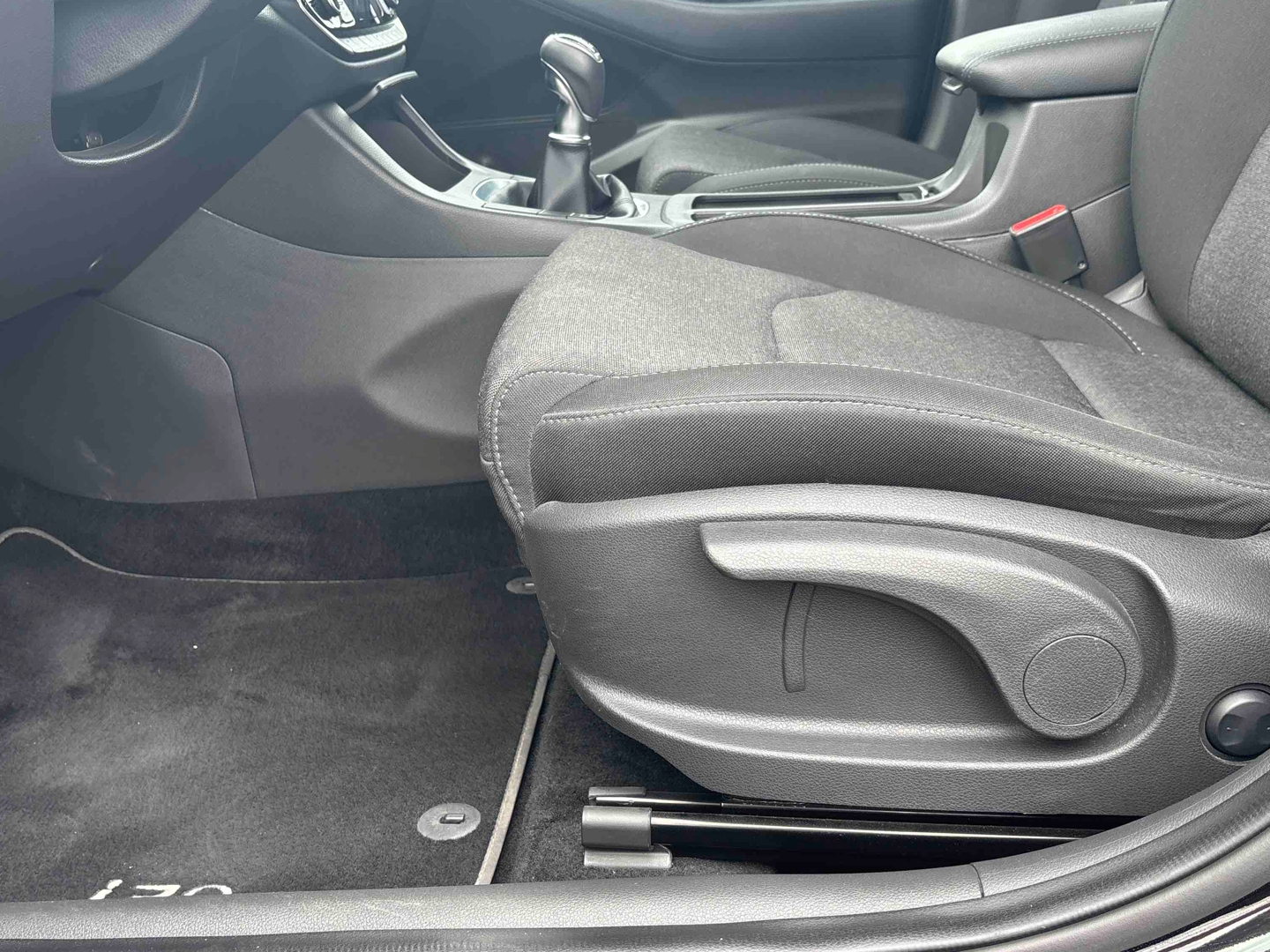 HYUNDAI i30 SW 1.0 T-GDi 120 iBVM6 Hybrid 48V Creative - Véhicule Occasion - Océane Auto HYUNDAI i30 SW 1.0 T-GDi 120 iBVM6 Hybrid 48V Creative - Véhicule Occasion Océane Auto