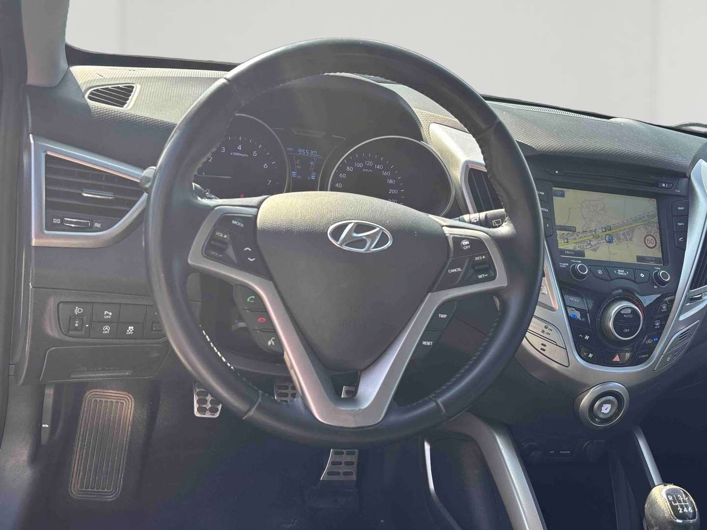 HYUNDAI Veloster 1.6 GDI 140 Pack Premium - Véhicule Occasion - Océane Auto HYUNDAI Veloster 1.6 GDI 140 Pack Premium - Véhicule Occasion Océane Auto