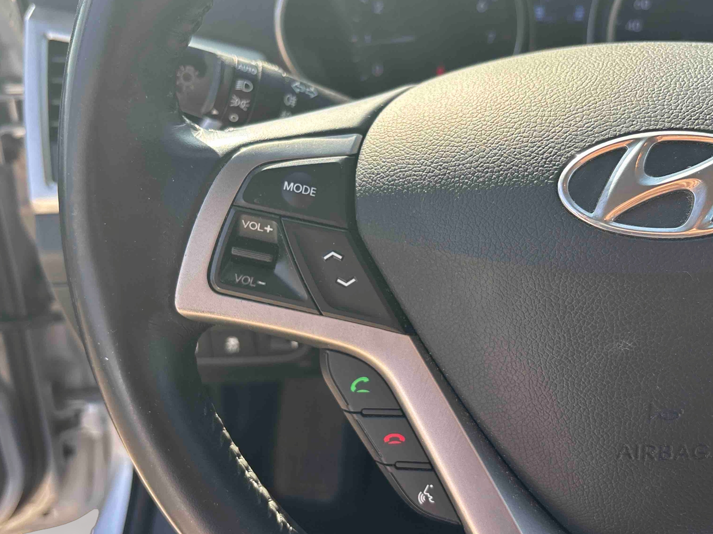 HYUNDAI Veloster 1.6 GDI 140 Pack Premium - Véhicule Occasion - Océane Auto HYUNDAI Veloster 1.6 GDI 140 Pack Premium - Véhicule Occasion Océane Auto