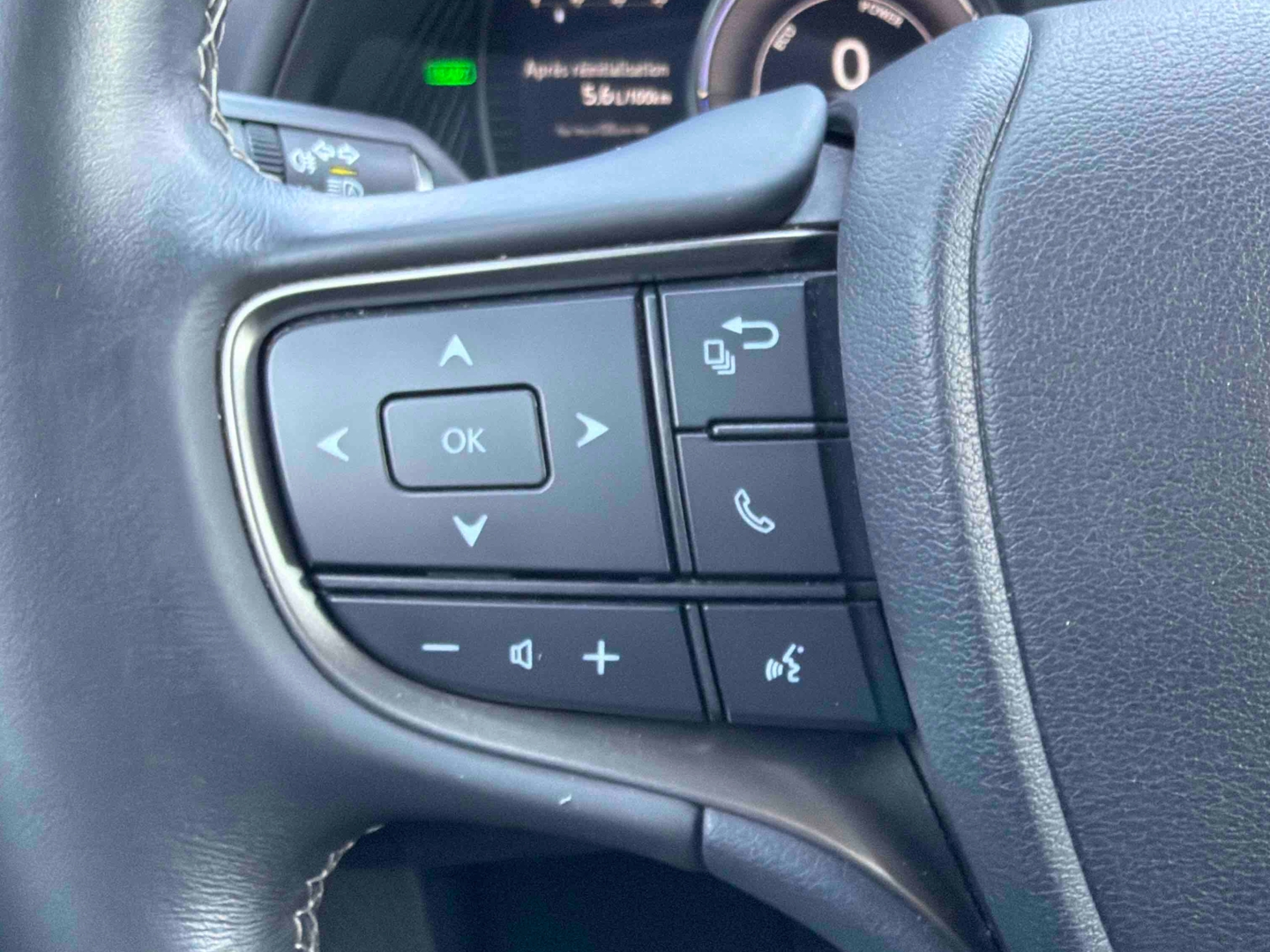 LEXUS UX 250h 2WD Pack Confort Business - Véhicule Occasion Océane Auto