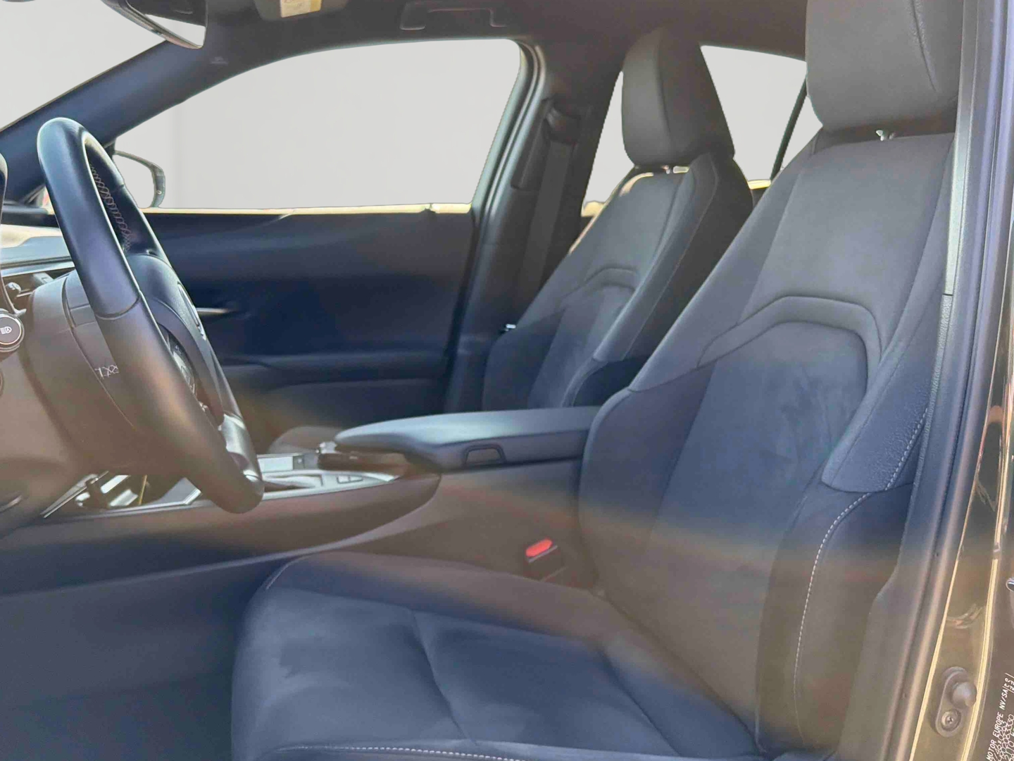LEXUS UX 250h 2WD Pack Confort Business - Véhicule Occasion Océane Auto