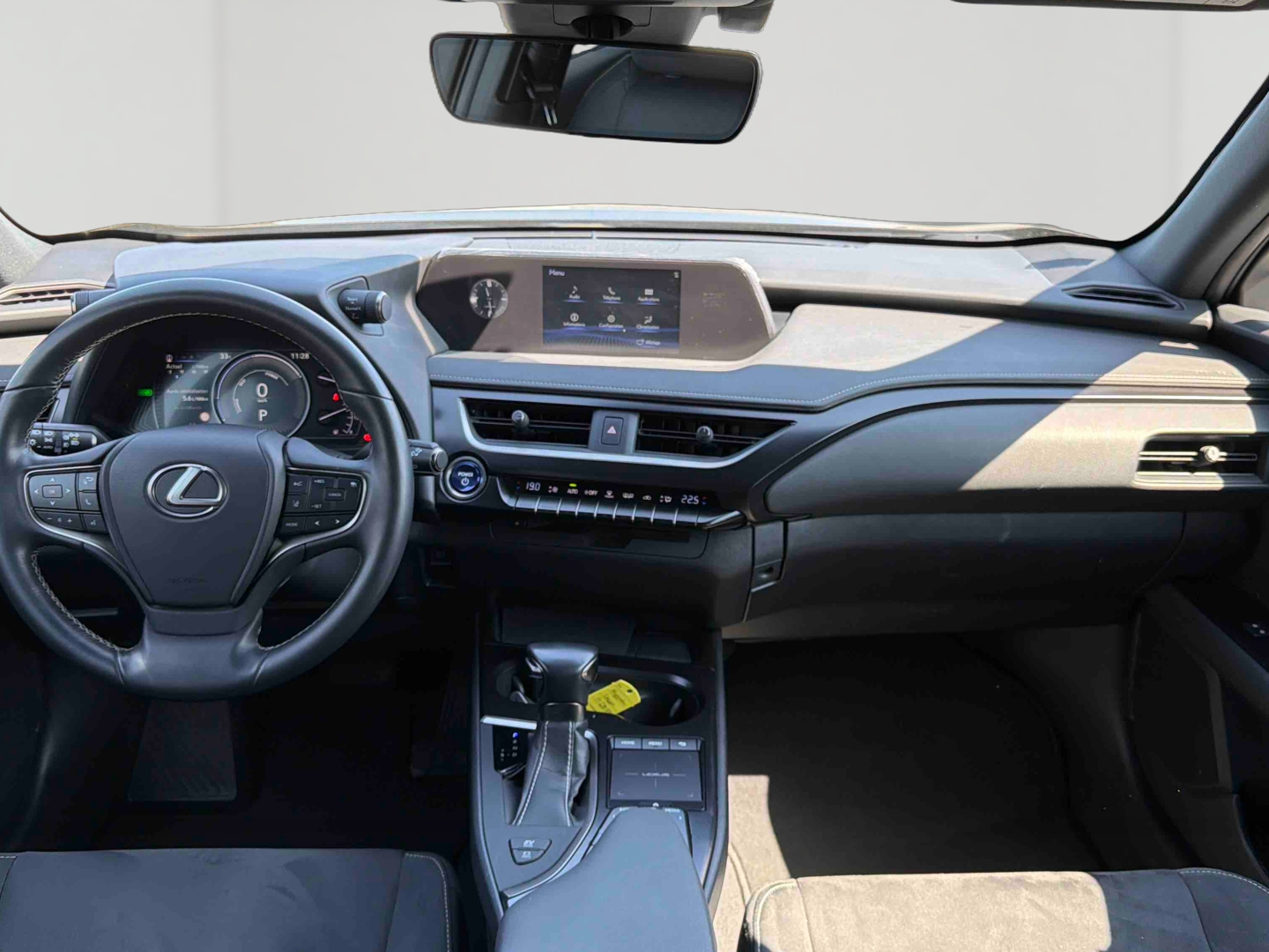 LEXUS UX 250h 2WD Pack Confort Business - Véhicule Occasion Océane Auto