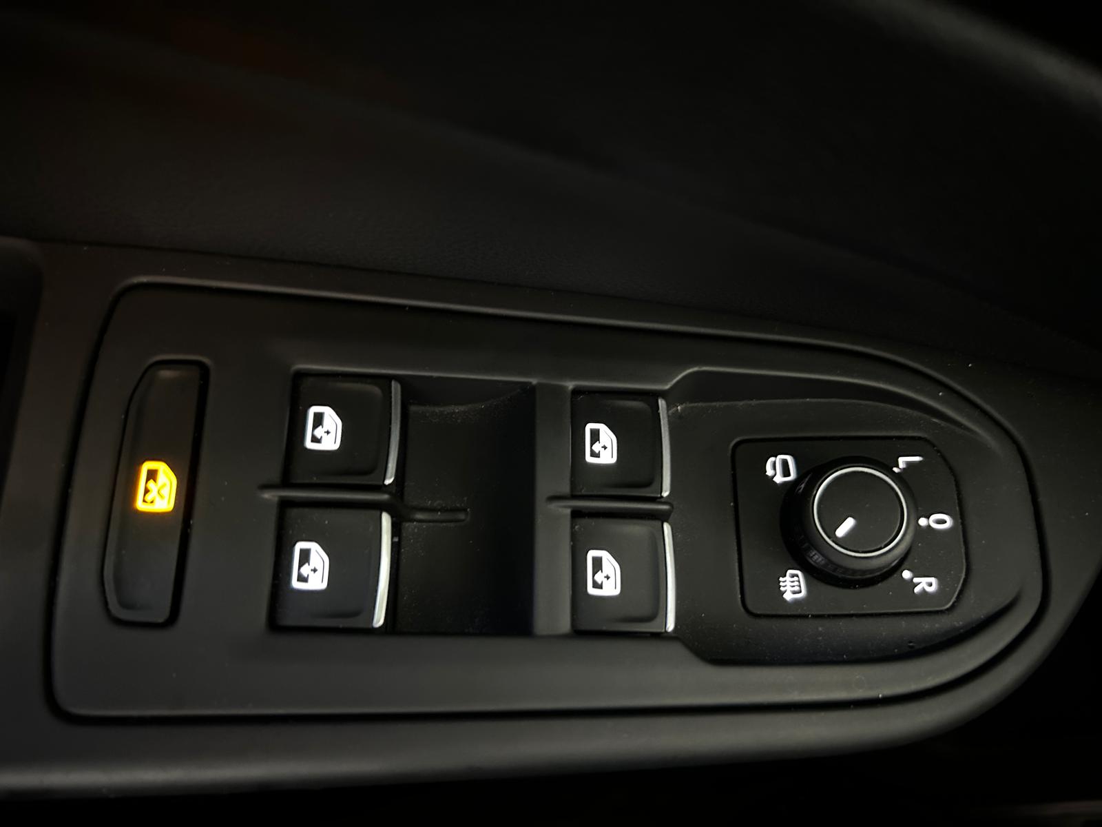 VOLKSWAGEN Golf 1.4 Hybrid Rechargeable OPF 245 DSG6 GTE - Véhicule Occasion - Océane Auto VOLKSWAGEN Golf 1.4 Hybrid Rechargeable OPF 245 DSG6 GTE - Véhicule Occasion Océane Auto