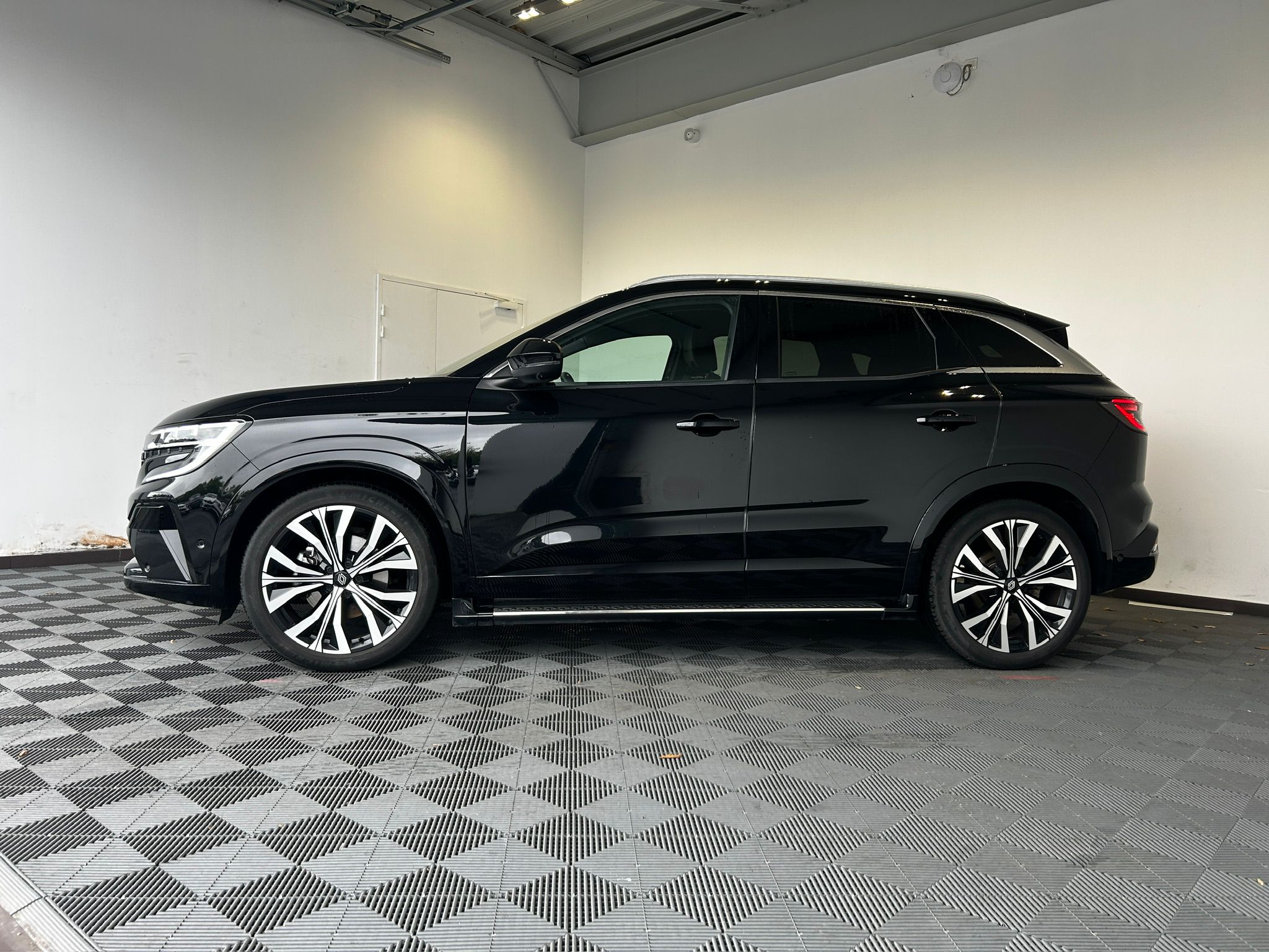RENAULT Austral E-Tech hybrid 200 Iconic - Véhicule Occasion Océane Auto