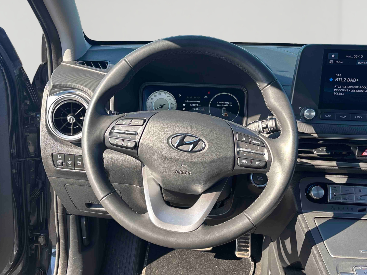 HYUNDAI Kona Electrique 64 kWh - 204 ch Intuitive - Véhicule Occasion - Océane Auto HYUNDAI Kona Electrique 64 kWh - 204 ch Intuitive - Véhicule Occasion Océane Auto