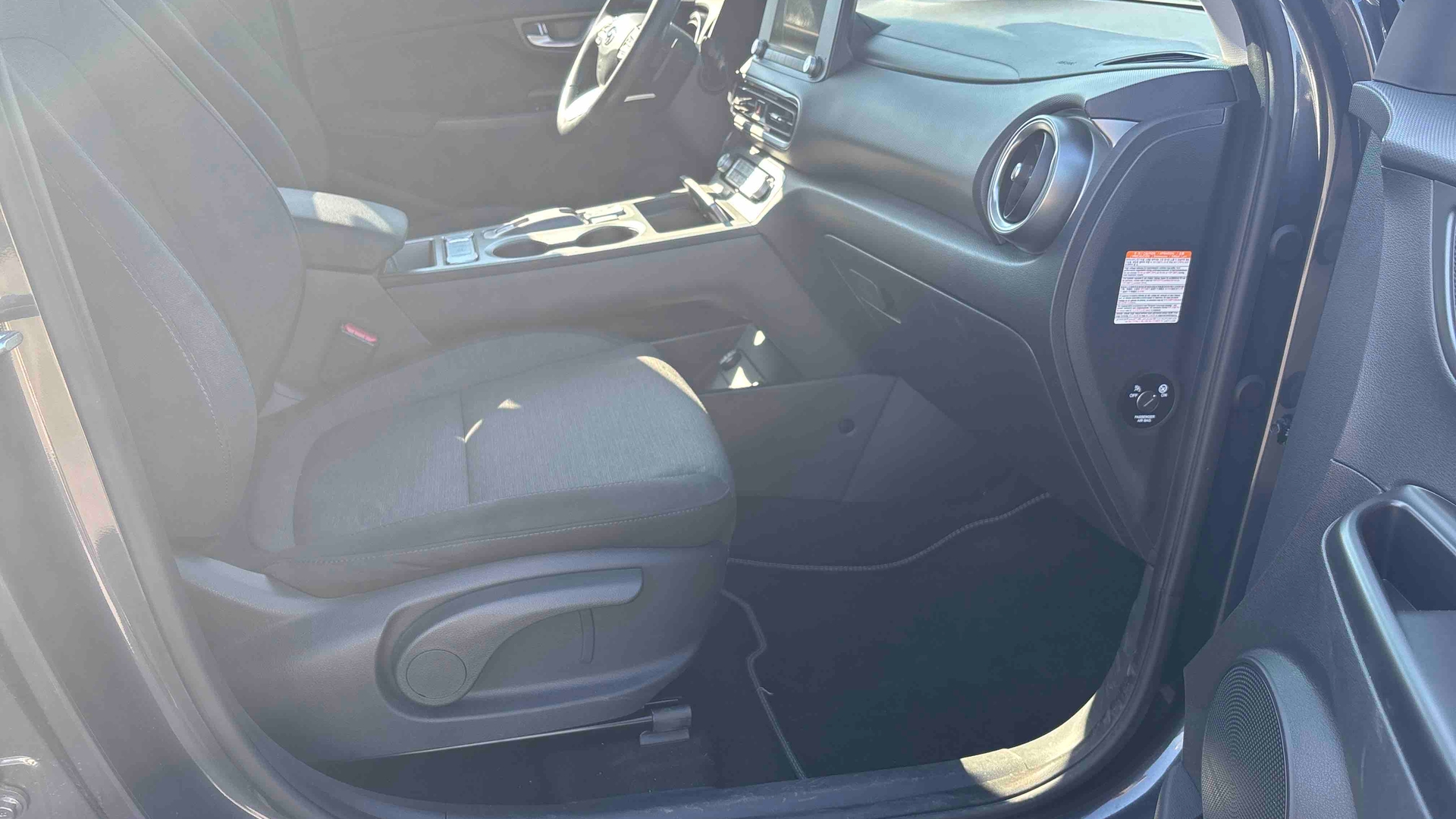 HYUNDAI Kona Electrique 64 kWh - 204 ch Intuitive - Véhicule Occasion - Océane Auto HYUNDAI Kona Electrique 64 kWh - 204 ch Intuitive - Véhicule Occasion Océane Auto