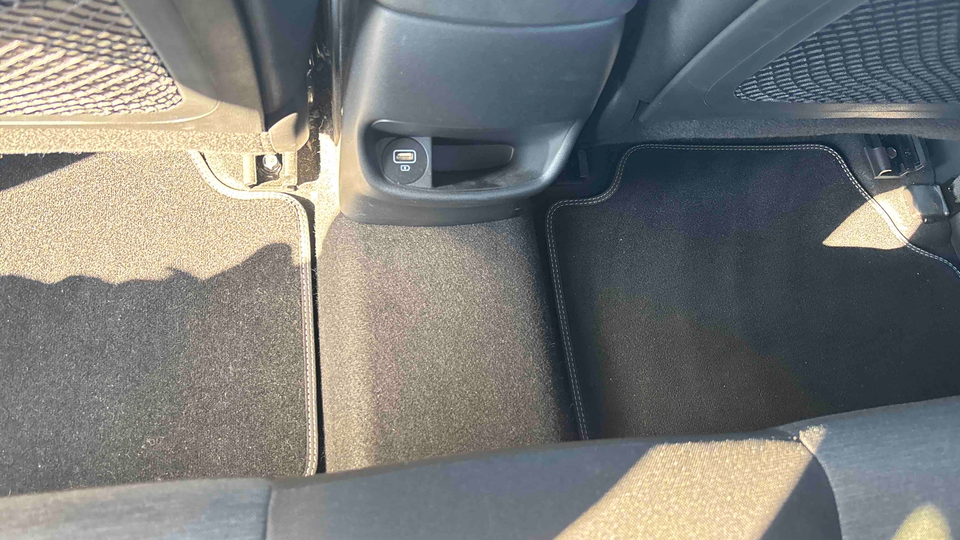 HYUNDAI Kona Electrique 64 kWh - 204 ch Intuitive - Véhicule Occasion - Océane Auto HYUNDAI Kona Electrique 64 kWh - 204 ch Intuitive - Véhicule Occasion Océane Auto