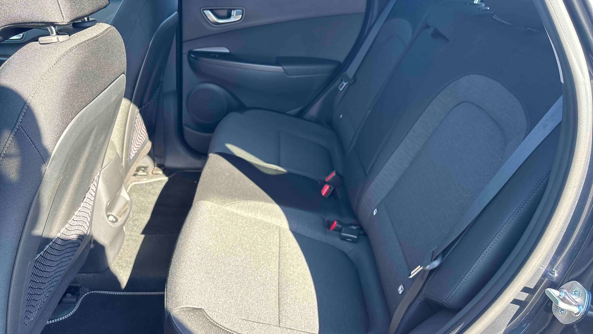 HYUNDAI Kona Electrique 64 kWh - 204 ch Intuitive - Véhicule Occasion - Océane Auto HYUNDAI Kona Electrique 64 kWh - 204 ch Intuitive - Véhicule Occasion Océane Auto
