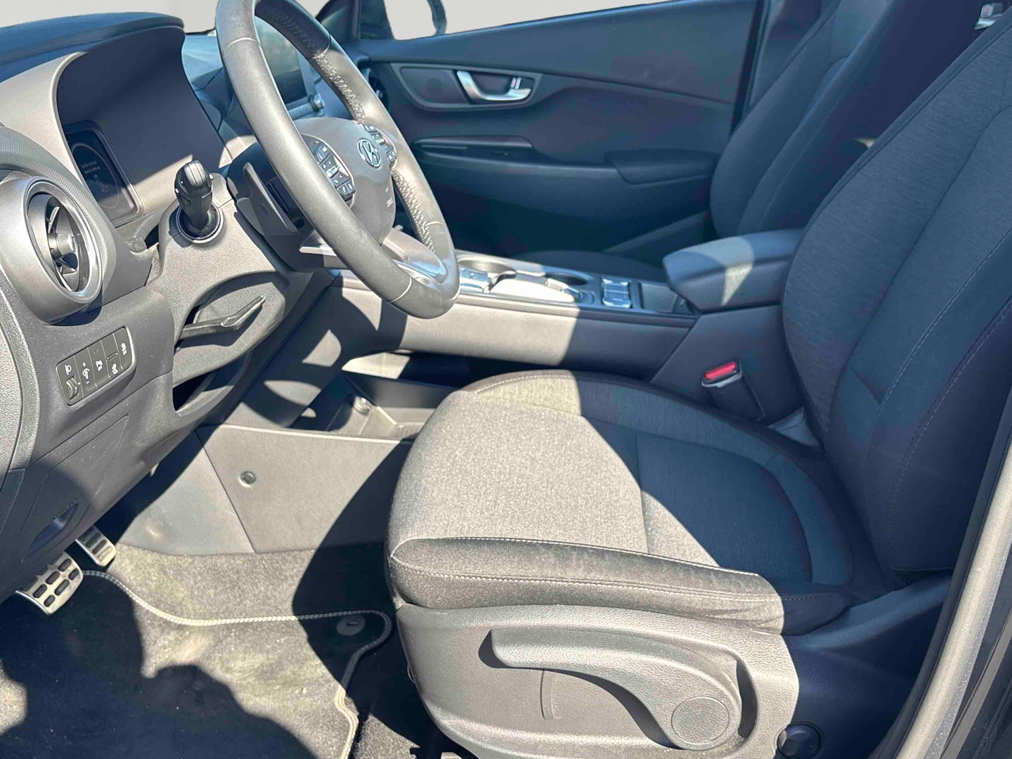HYUNDAI Kona Electrique 64 kWh - 204 ch Intuitive - Véhicule Occasion - Océane Auto HYUNDAI Kona Electrique 64 kWh - 204 ch Intuitive - Véhicule Occasion Océane Auto