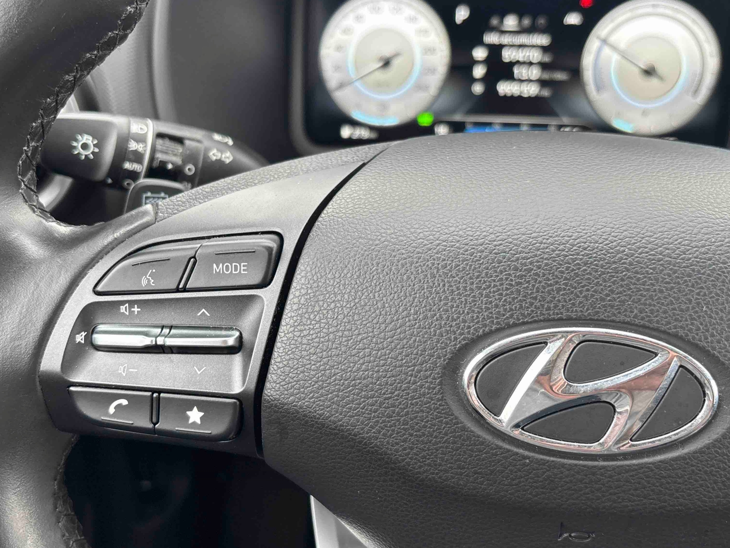 HYUNDAI Kona Electrique 39 kWh - 136 ch Intuitive - Véhicule Occasion Océane Auto