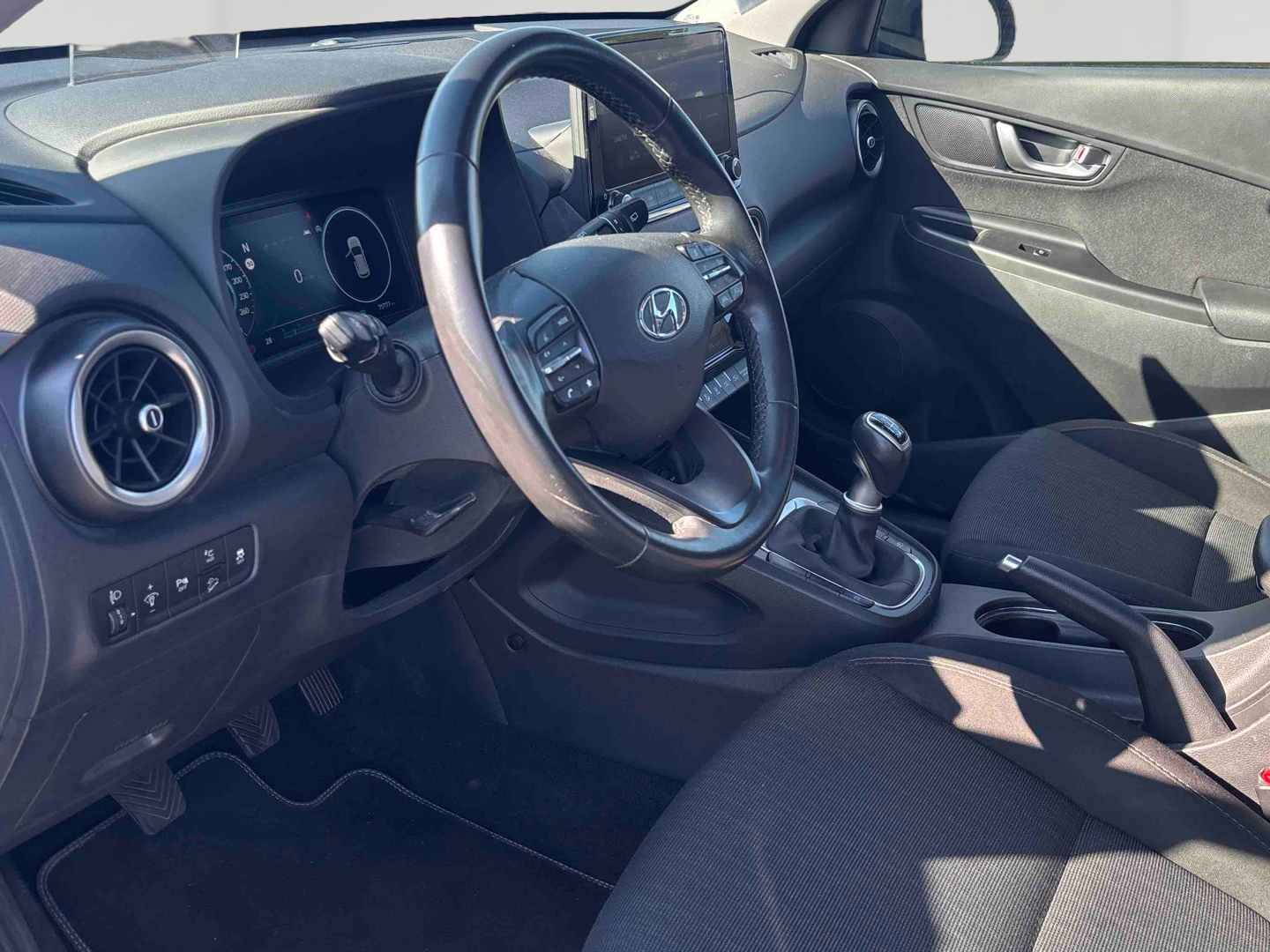 HYUNDAI Kona 1.0 T-GDi 120 Hybrid 48V Creative - Véhicule Occasion - Océane Auto HYUNDAI Kona 1.0 T-GDi 120 Hybrid 48V Creative - Véhicule Occasion Océane Auto