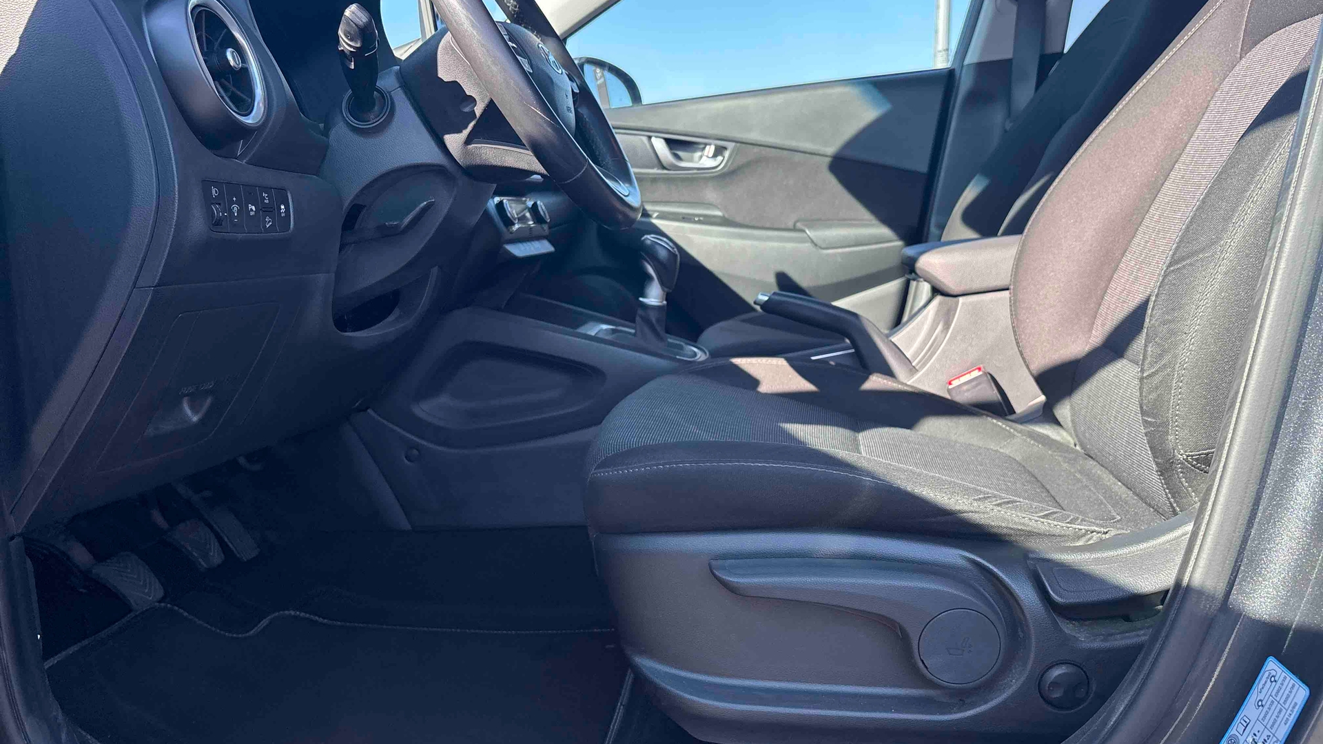 HYUNDAI Kona 1.0 T-GDi 120 Hybrid 48V Creative - Véhicule Occasion - Océane Auto HYUNDAI Kona 1.0 T-GDi 120 Hybrid 48V Creative - Véhicule Occasion Océane Auto