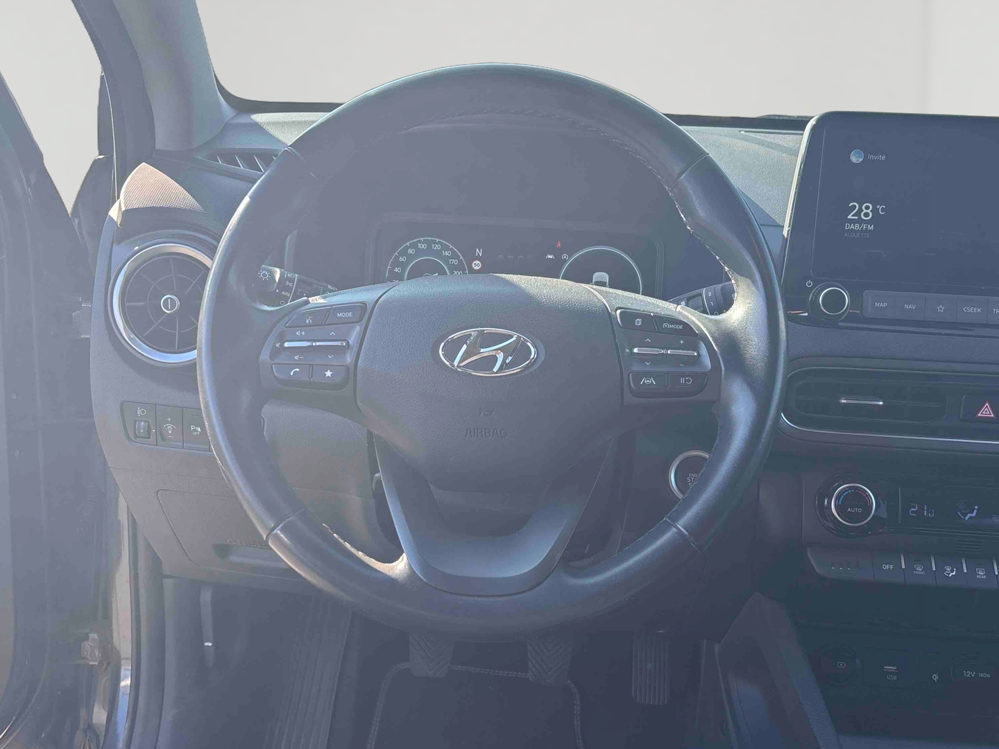 HYUNDAI Kona 1.0 T-GDi 120 Hybrid 48V Creative - Véhicule Occasion - Océane Auto HYUNDAI Kona 1.0 T-GDi 120 Hybrid 48V Creative - Véhicule Occasion Océane Auto