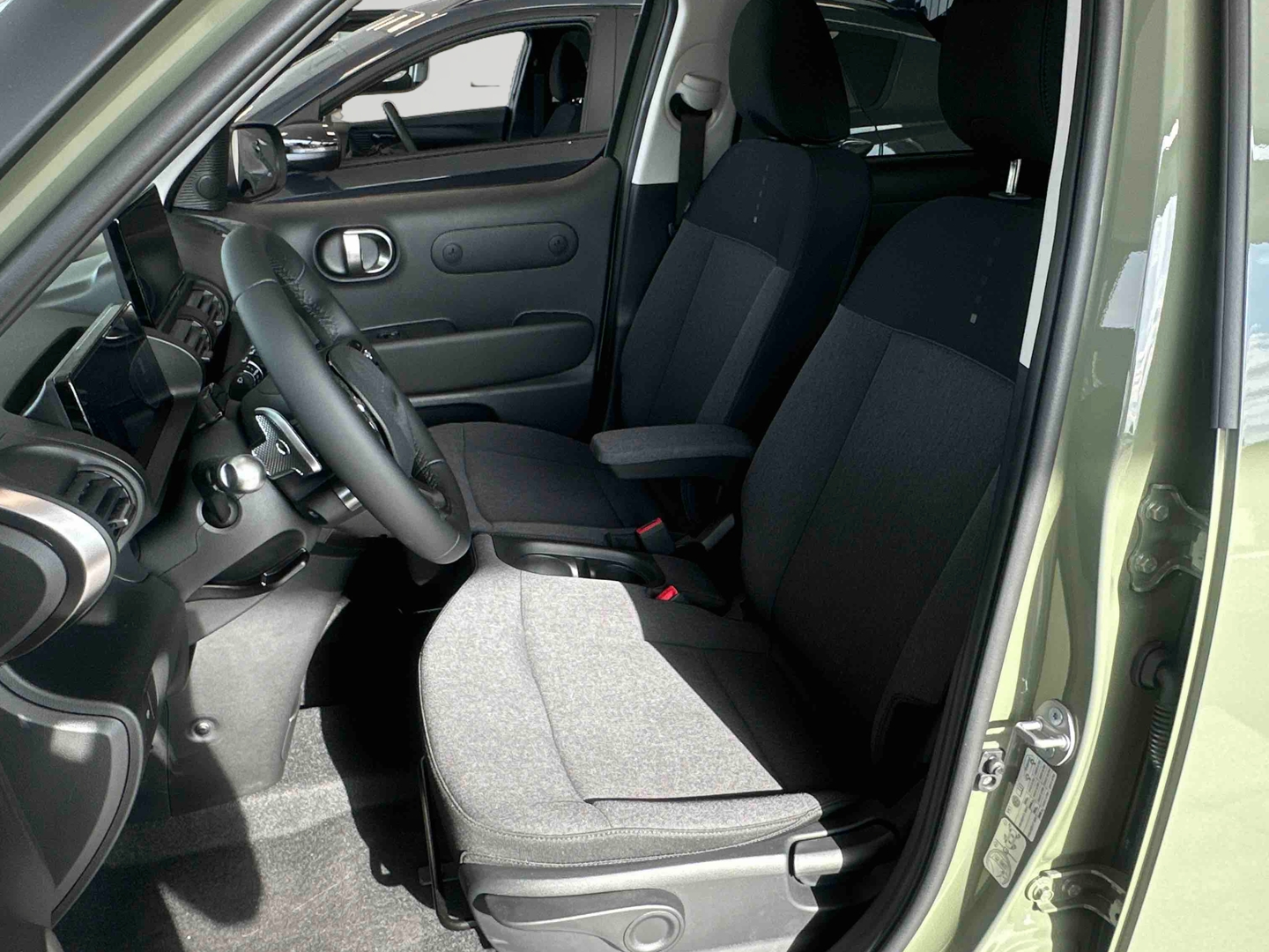 HYUNDAI Inster 42 kWh 4 pl. Intuitive - Véhicule Occasion - Océane Auto HYUNDAI Inster 42 kWh 4 pl. Intuitive - Véhicule Occasion Océane Auto