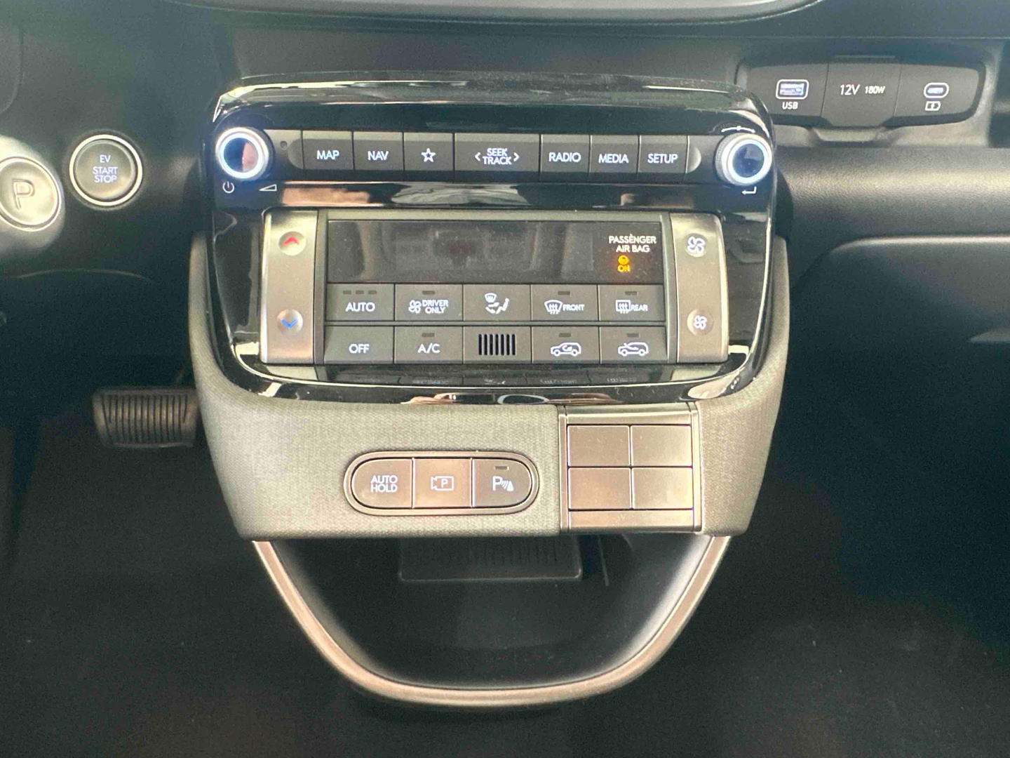 HYUNDAI Inster 42 kWh 4 pl. Intuitive - Véhicule Occasion - Océane Auto HYUNDAI Inster 42 kWh 4 pl. Intuitive - Véhicule Occasion Océane Auto