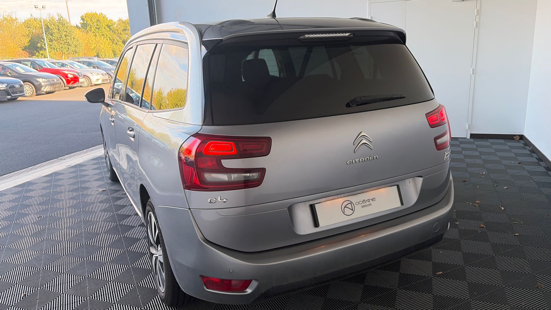 CITROEN Grand C4 Picasso BlueHDi 120 S&S Business - Véhicule Occasion - Océane Auto CITROEN Grand C4 Picasso BlueHDi 120 S&S Business - Véhicule Occasion Océane Auto
