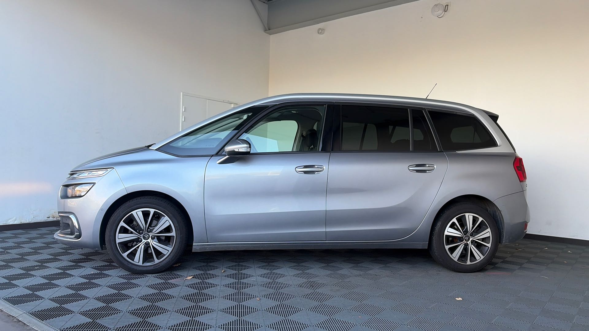 CITROEN Grand C4 Picasso BlueHDi 120 S&S Business - Véhicule Occasion - Océane Auto CITROEN Grand C4 Picasso BlueHDi 120 S&S Business - Véhicule Occasion Océane Auto