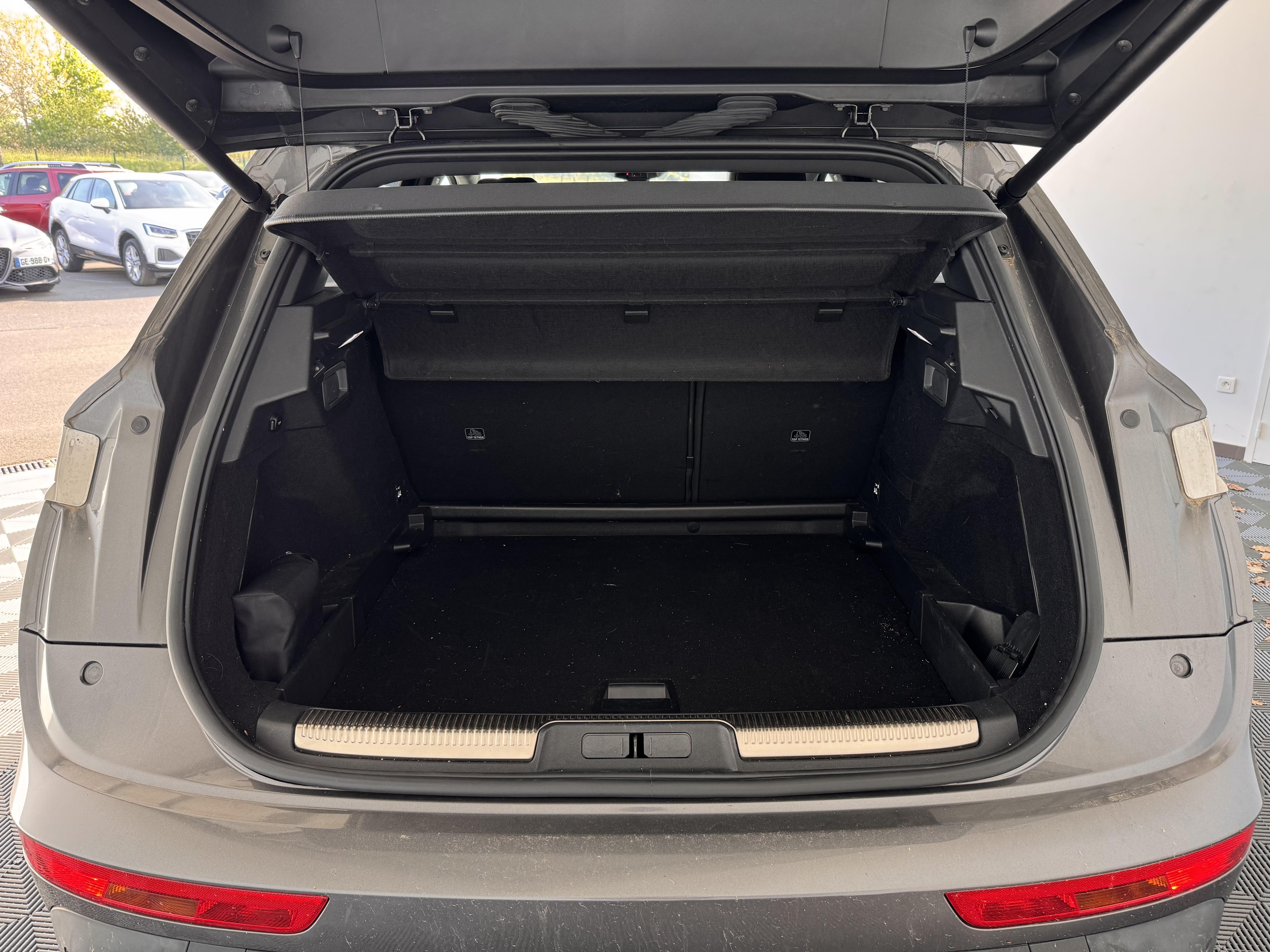 DS DS7 Crossback BlueHDi 130 EAT8 Rivoli - Véhicule Occasion Océane Auto