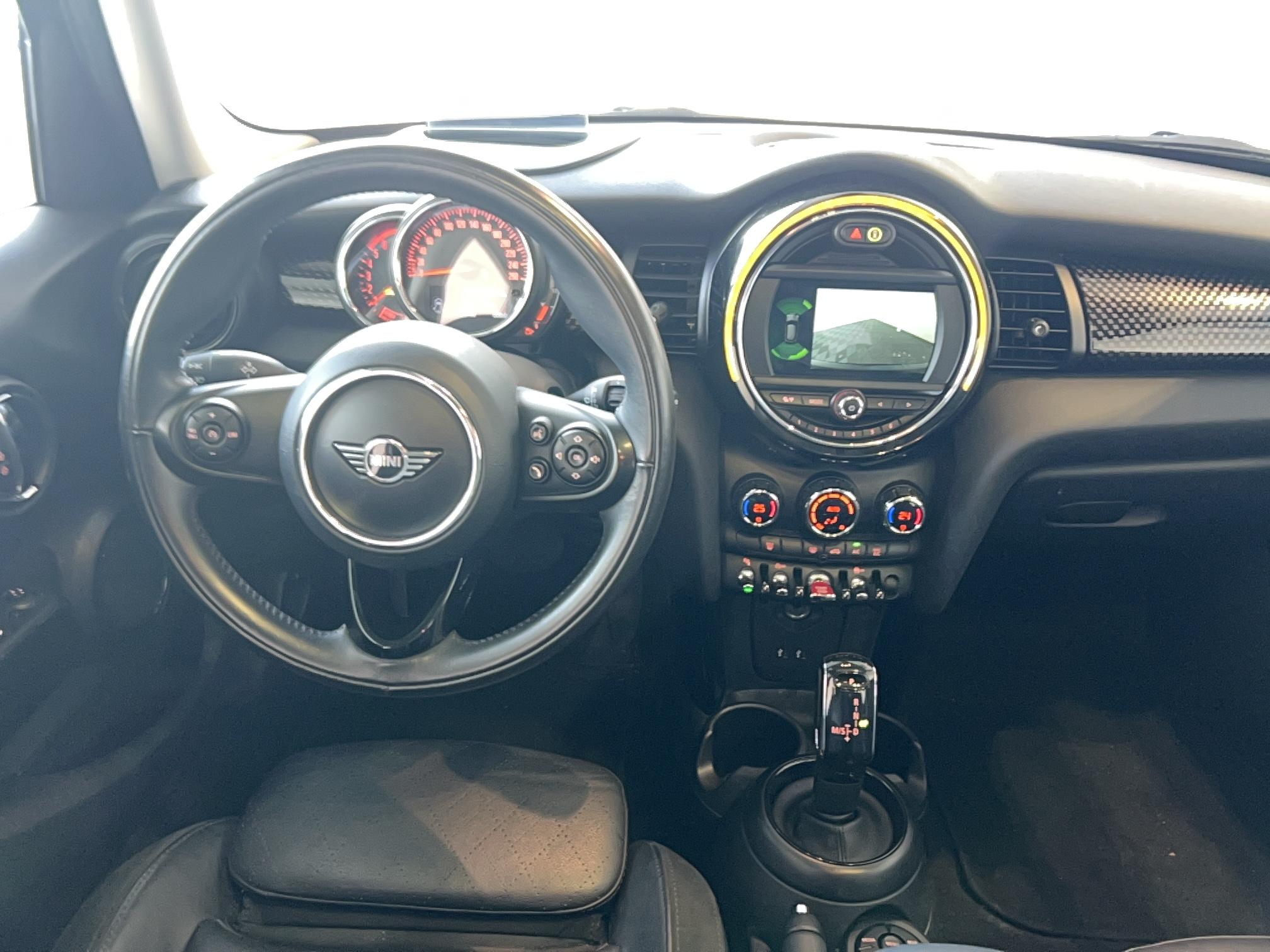 MINI Hatch 5 Portes Cooper SD 170 ch BVA8 Basic - Véhicule Occasion Océane Auto
