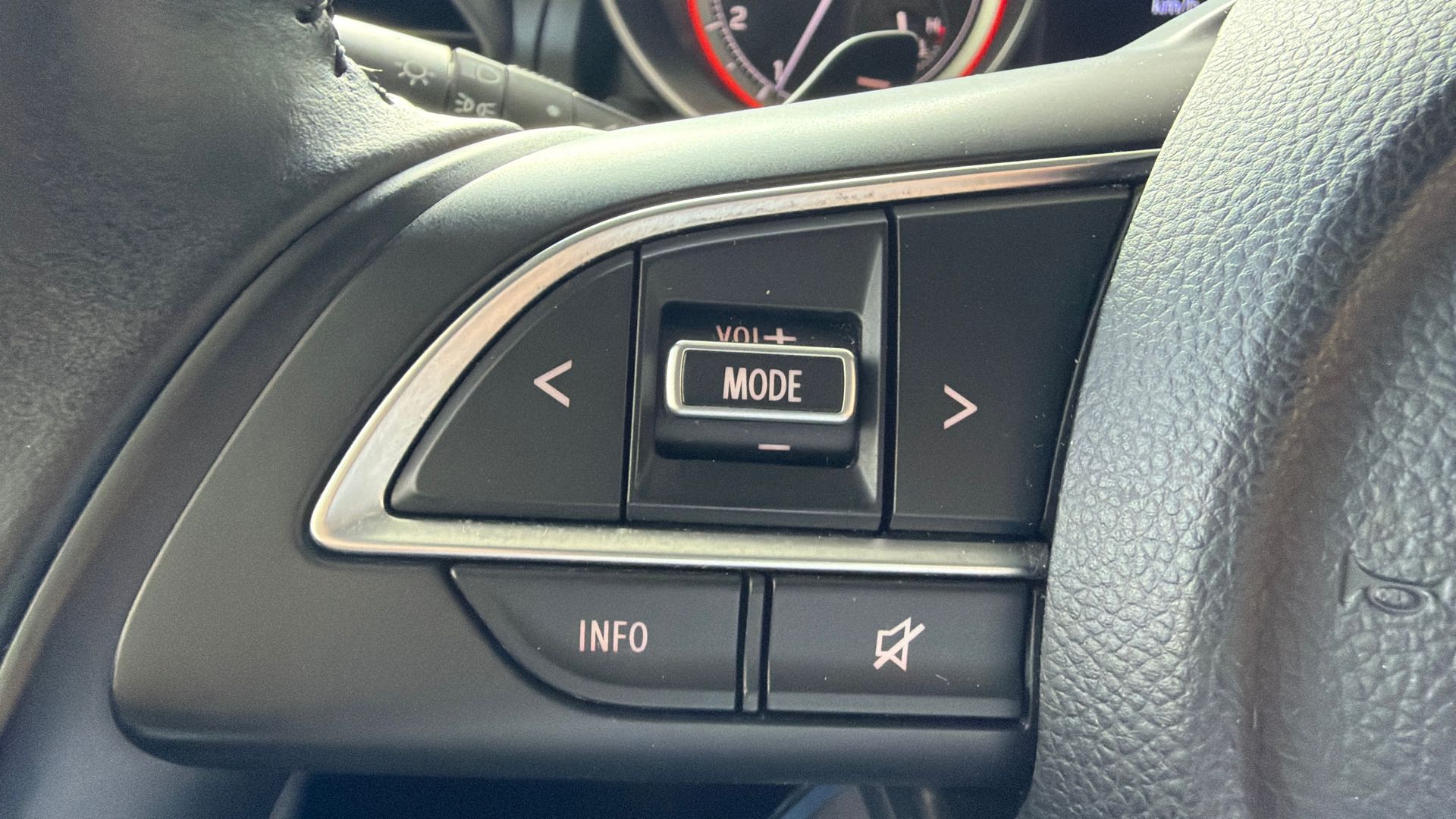 SUZUKI Swift 1.2 Dualjet Hybrid Auto (CVT) Pack - Véhicule Occasion Océane Auto