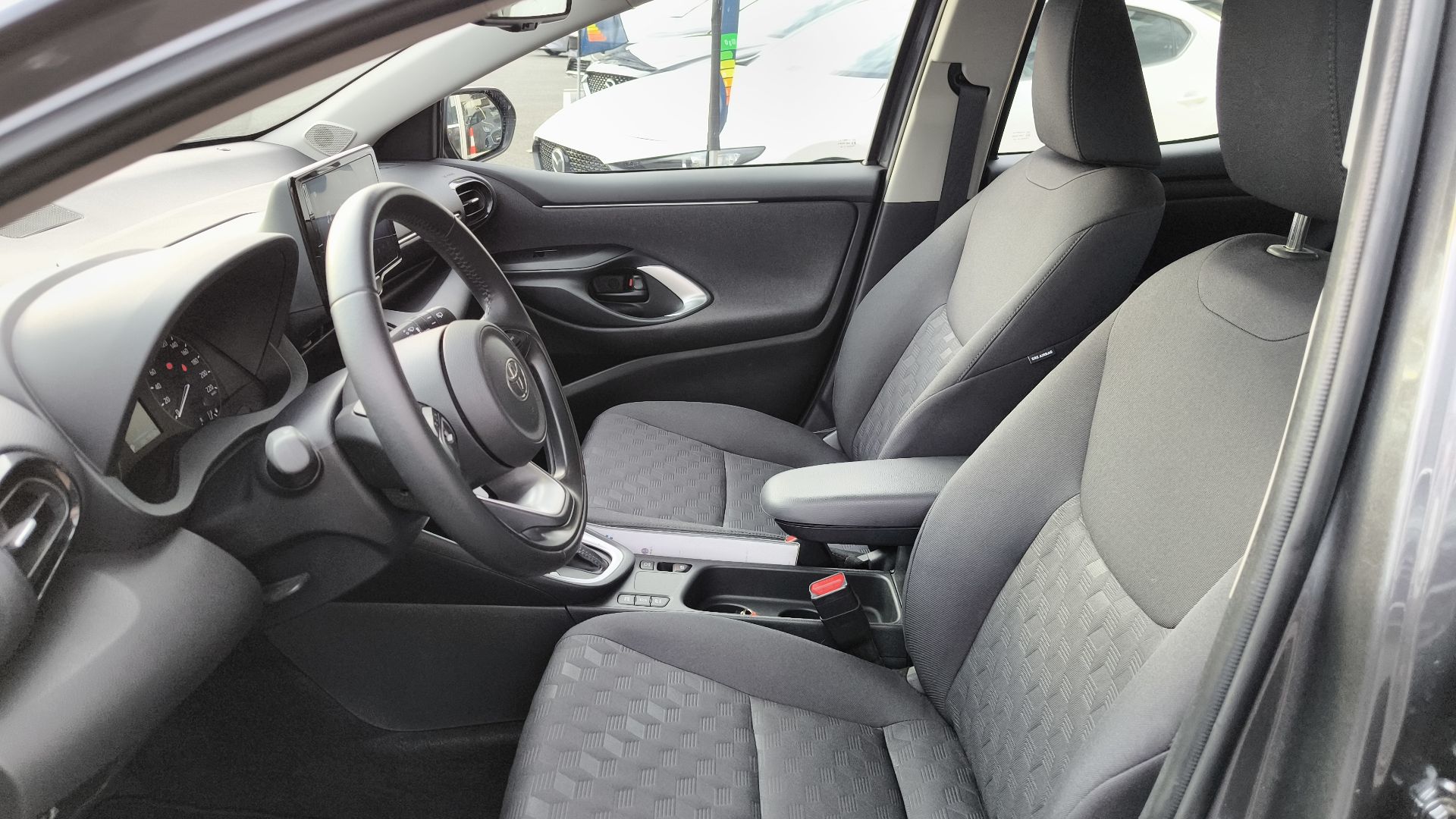 TOYOTA Yaris Hybride 116h Dynamic - Véhicule Occasion - Océane Auto TOYOTA Yaris Hybride 116h Dynamic - Véhicule Occasion Océane Auto