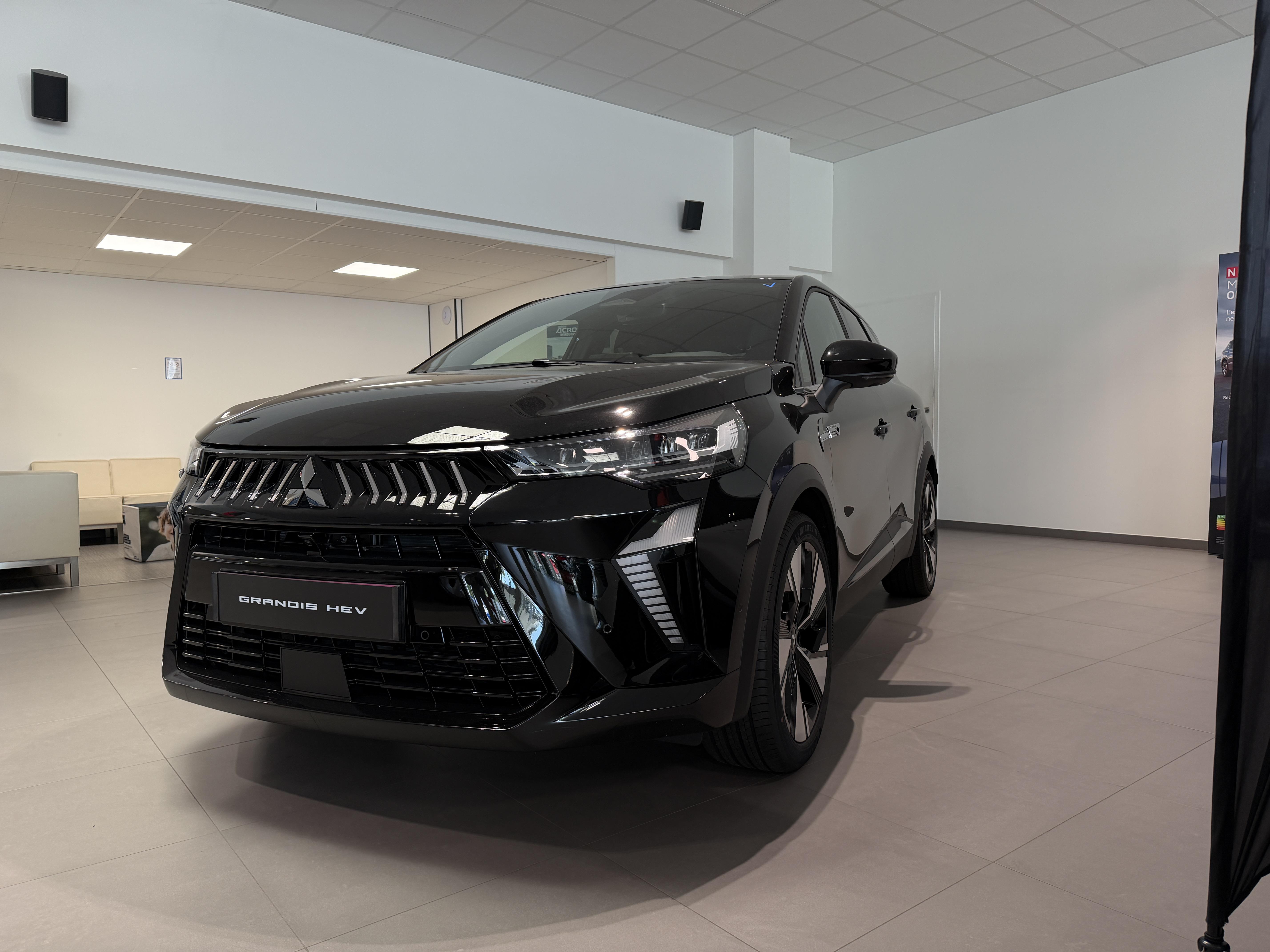 MITSUBISHI Grandis 1.8 MPI HEV 158 Intense - Véhicule Occasion Océane Auto