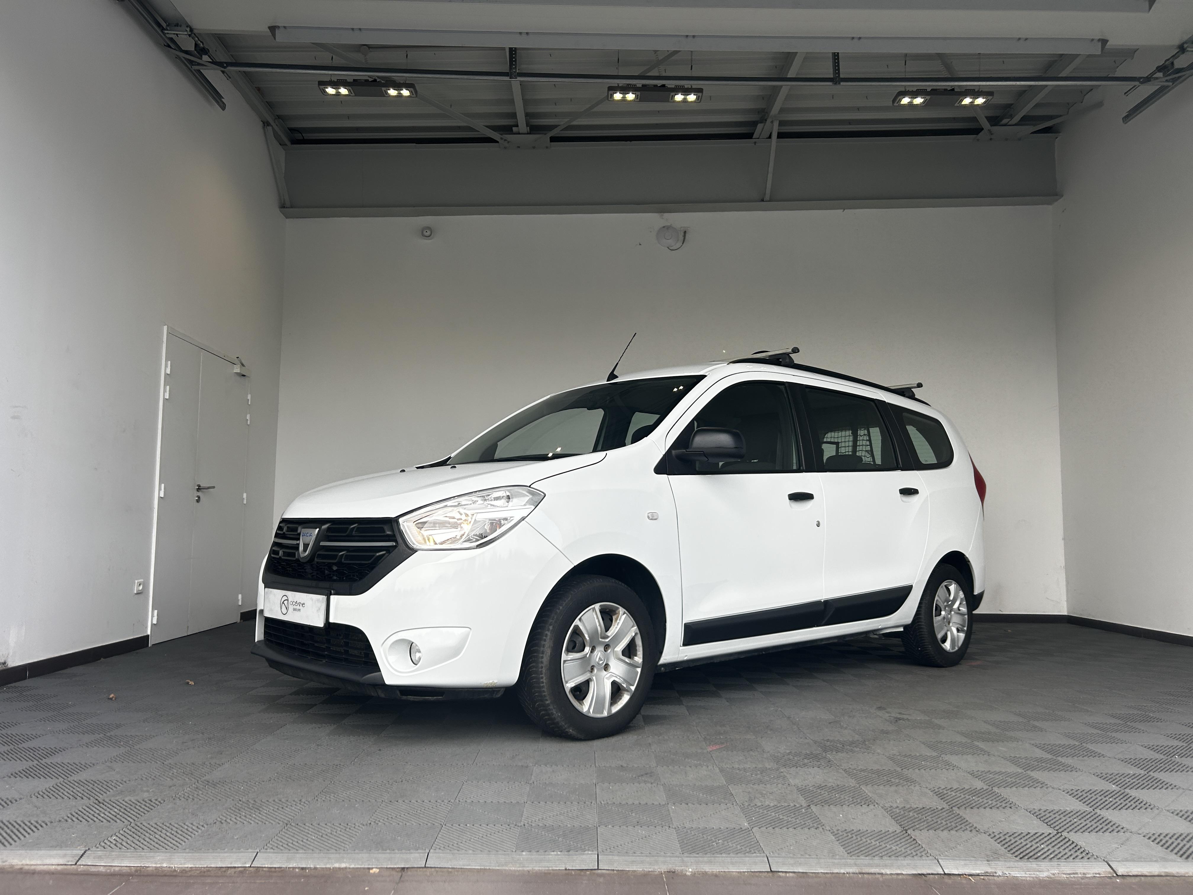 DACIA Lodgy Blue dCi 95 5 places Essentiel - Véhicule Occasion Océane Auto