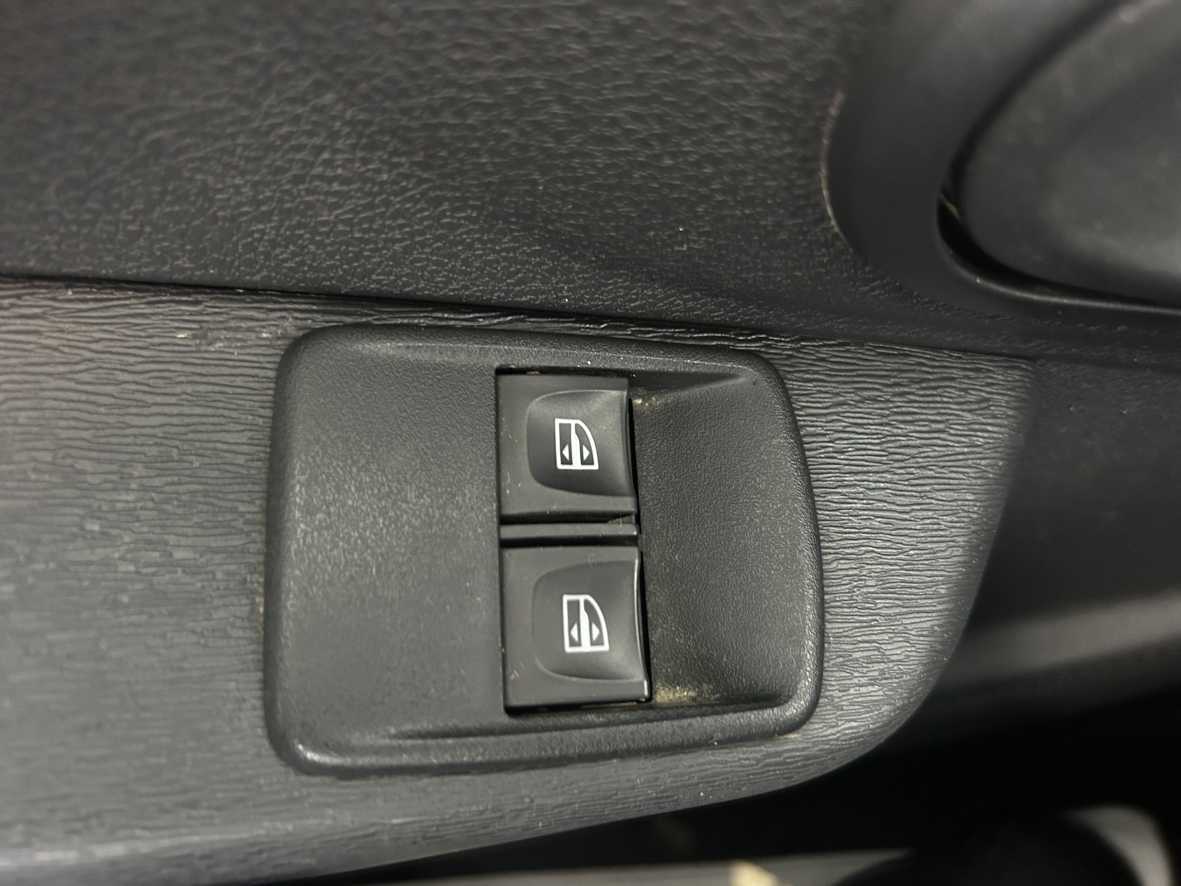 DACIA Lodgy Blue dCi 95 5 places Essentiel - Véhicule Occasion - Océane Auto DACIA Lodgy Blue dCi 95 5 places Essentiel - Véhicule Occasion Océane Auto