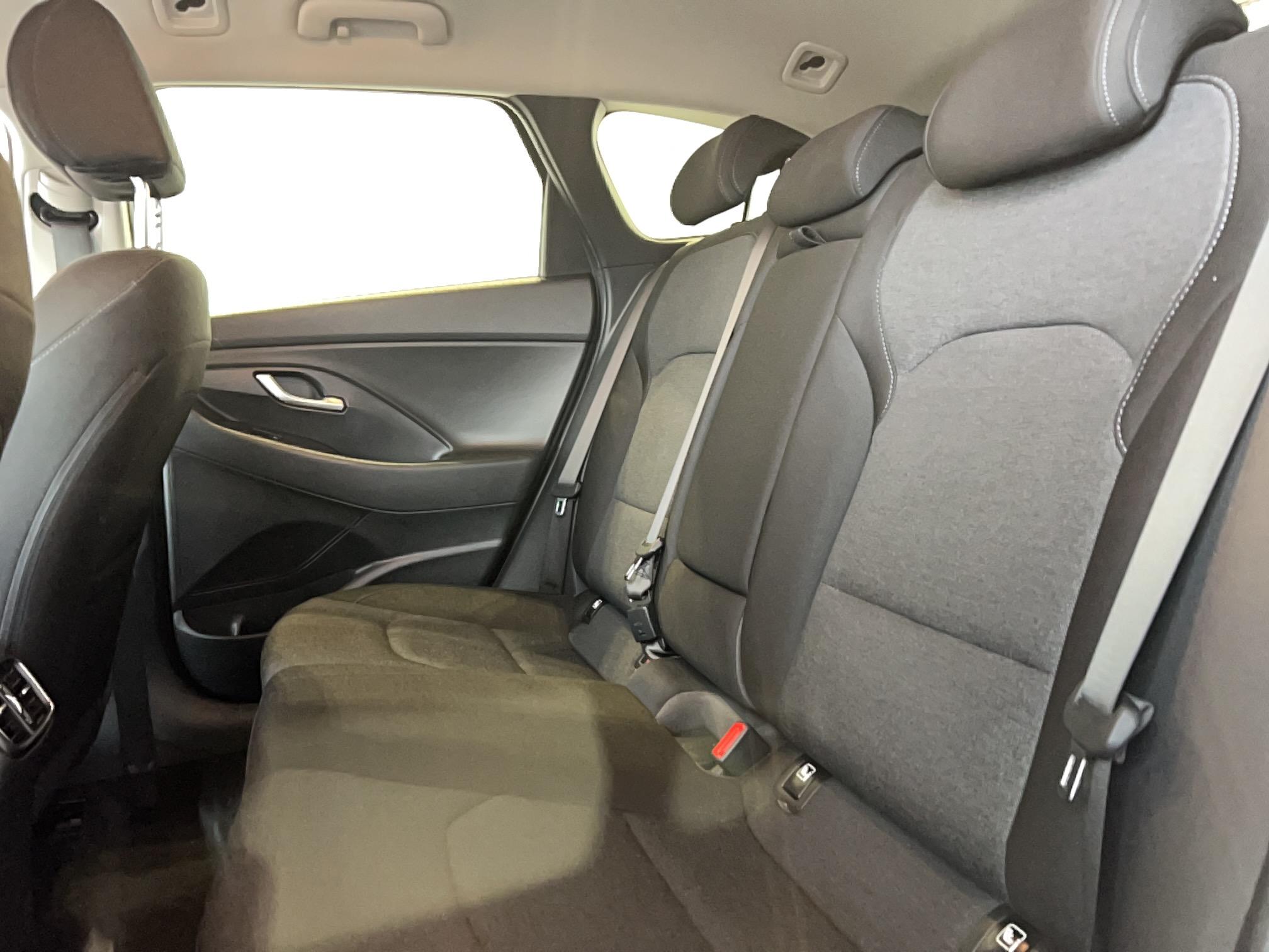 HYUNDAI i30 SW 1.0 T-GDi 120 iBVM6 Hybrid 48V Creative - Véhicule Occasion - Océane Auto HYUNDAI i30 SW 1.0 T-GDi 120 iBVM6 Hybrid 48V Creative - Véhicule Occasion Océane Auto