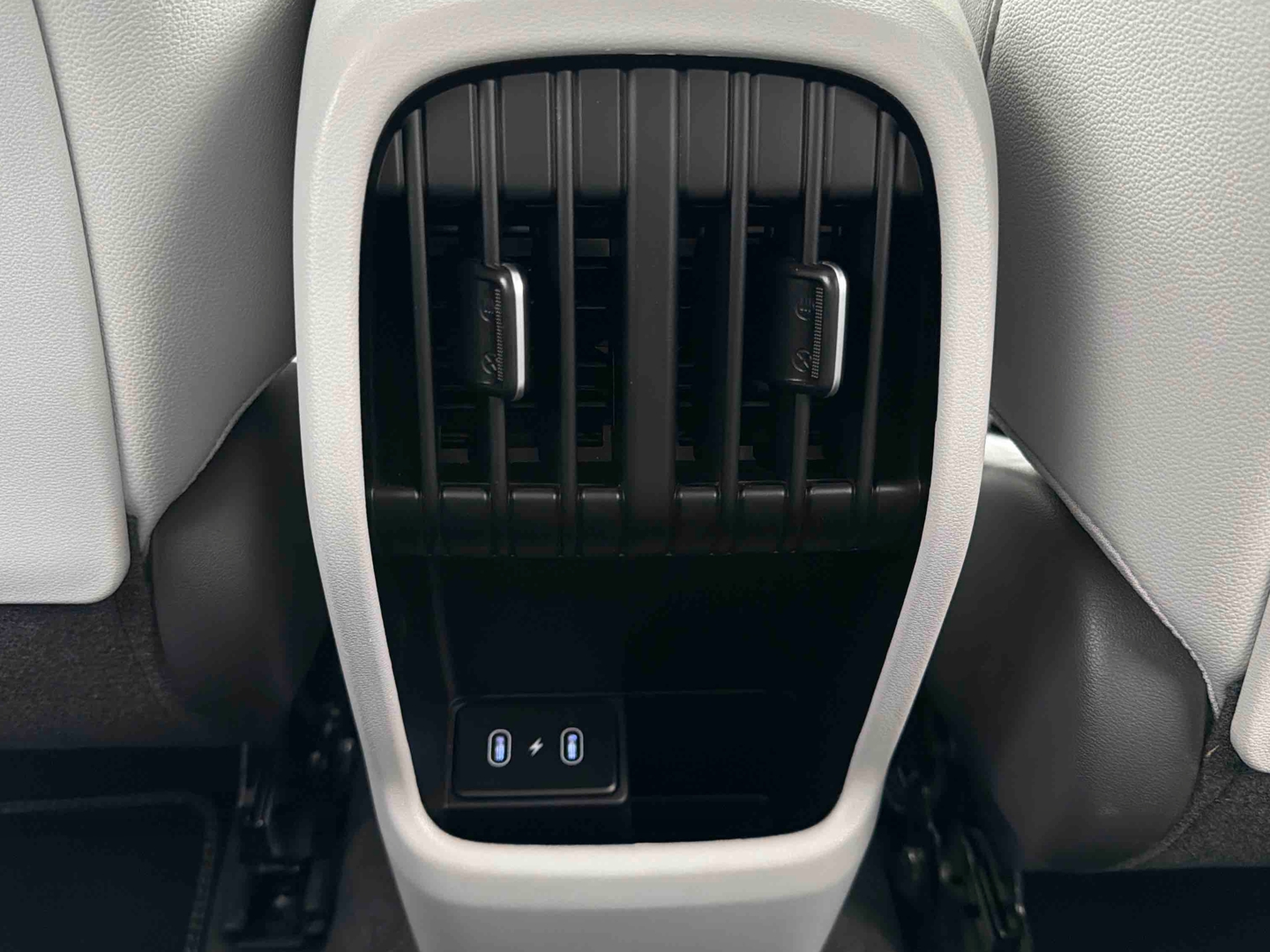 HYUNDAI Kona Hybrid 138 Executive - Véhicule Occasion - Océane Auto HYUNDAI Kona Hybrid 138 Executive - Véhicule Occasion Océane Auto