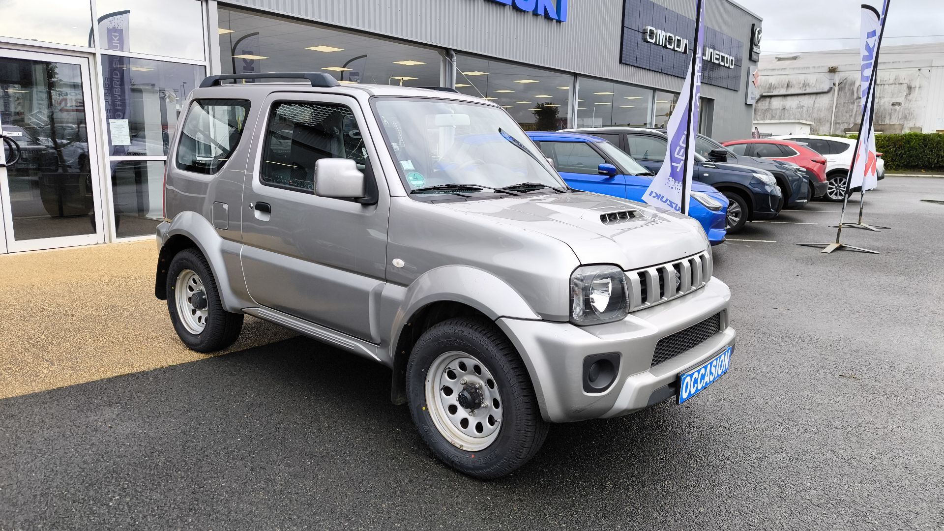 SUZUKI Jimny 1.3i VVT JLX A - Véhicule Occasion - Océane Auto SUZUKI Jimny 1.3i VVT JLX A - Véhicule Occasion Océane Auto