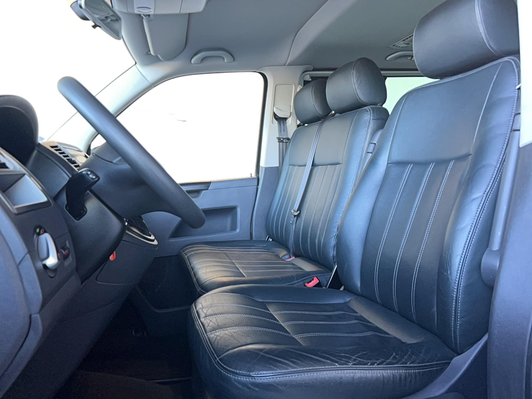 VOLKSWAGEN UTILITAIRES Caravelle 2.0 BiTDI 180 Courte Confortline - Véhicule Occasion Océane Auto