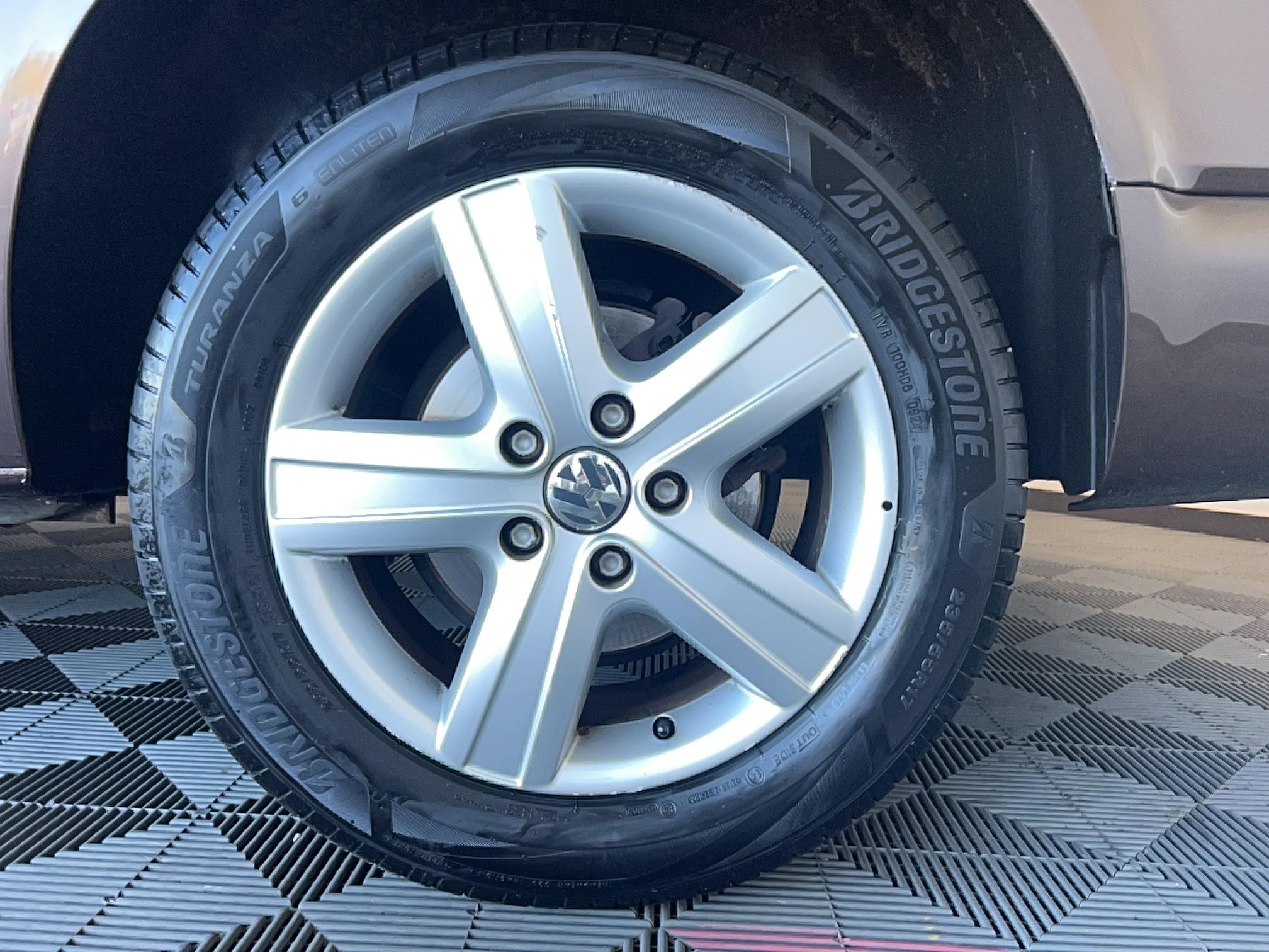 VOLKSWAGEN UTILITAIRES Caravelle 2.0 BiTDI 180 Courte Confortline - Véhicule Occasion Océane Auto