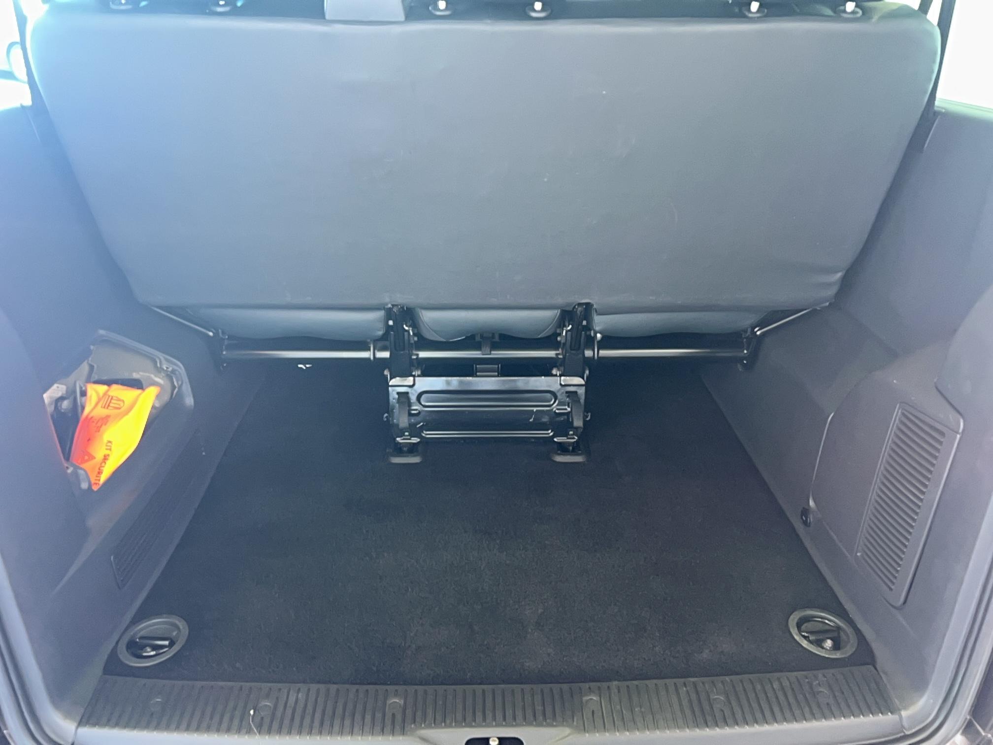 VOLKSWAGEN UTILITAIRES Caravelle 2.0 BiTDI 180 Courte Confortline - Véhicule Occasion Océane Auto