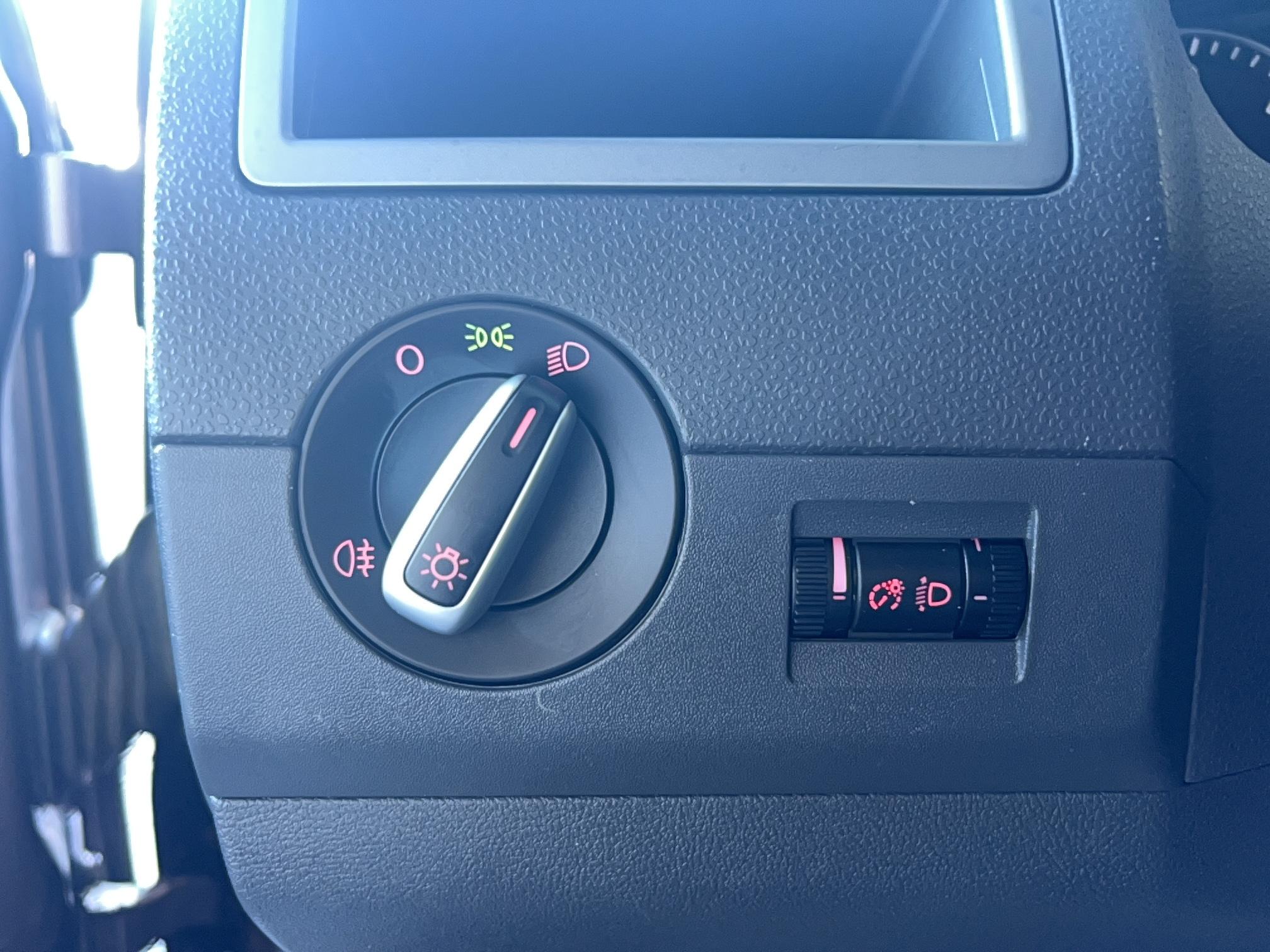 VOLKSWAGEN UTILITAIRES Caravelle 2.0 BiTDI 180 Courte Confortline - Véhicule Occasion Océane Auto