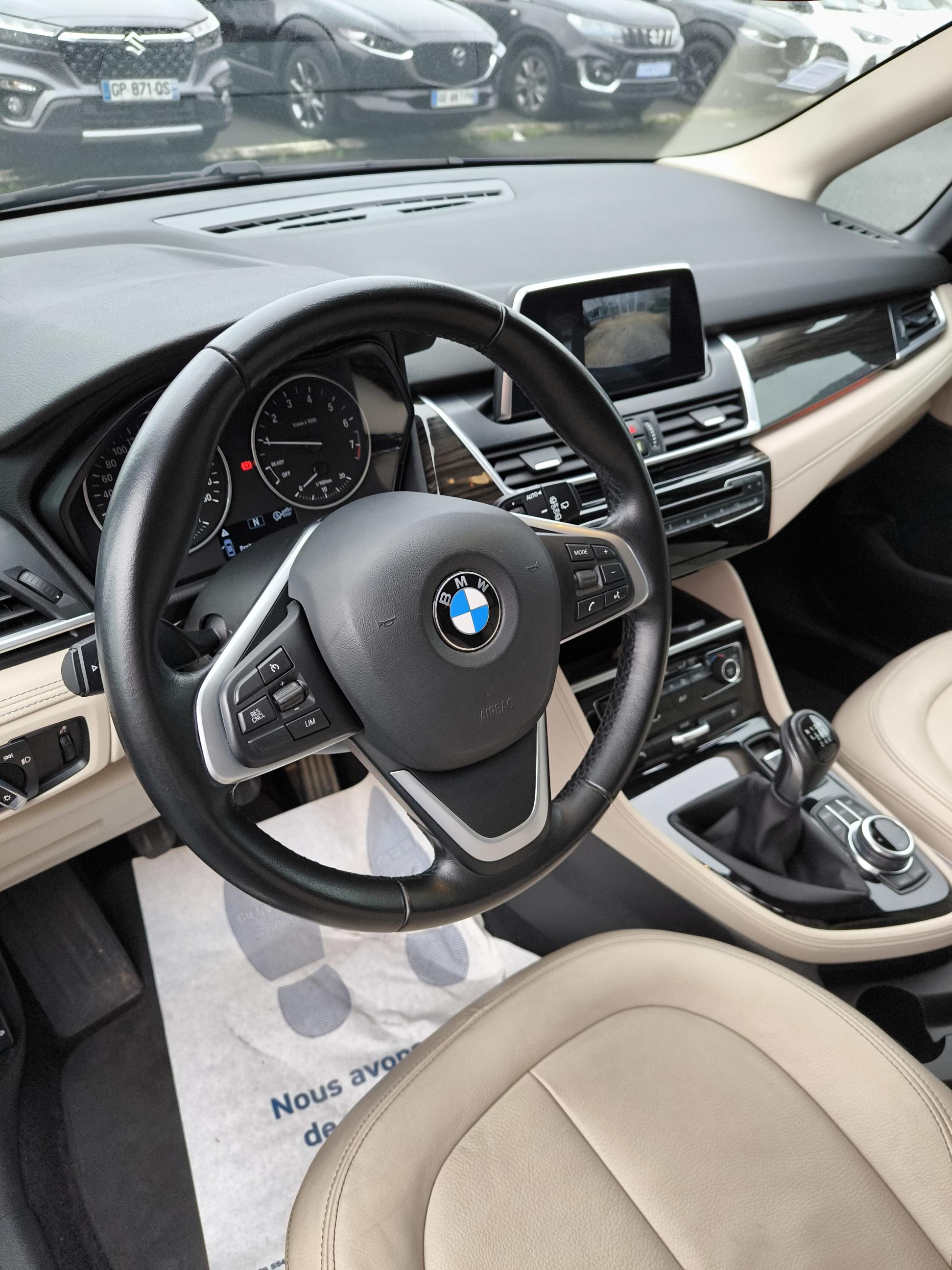 BMW Active Tourer 218i 136 ch Luxury - Véhicule Occasion - Océane Auto BMW Active Tourer 218i 136 ch Luxury - Véhicule Occasion Océane Auto