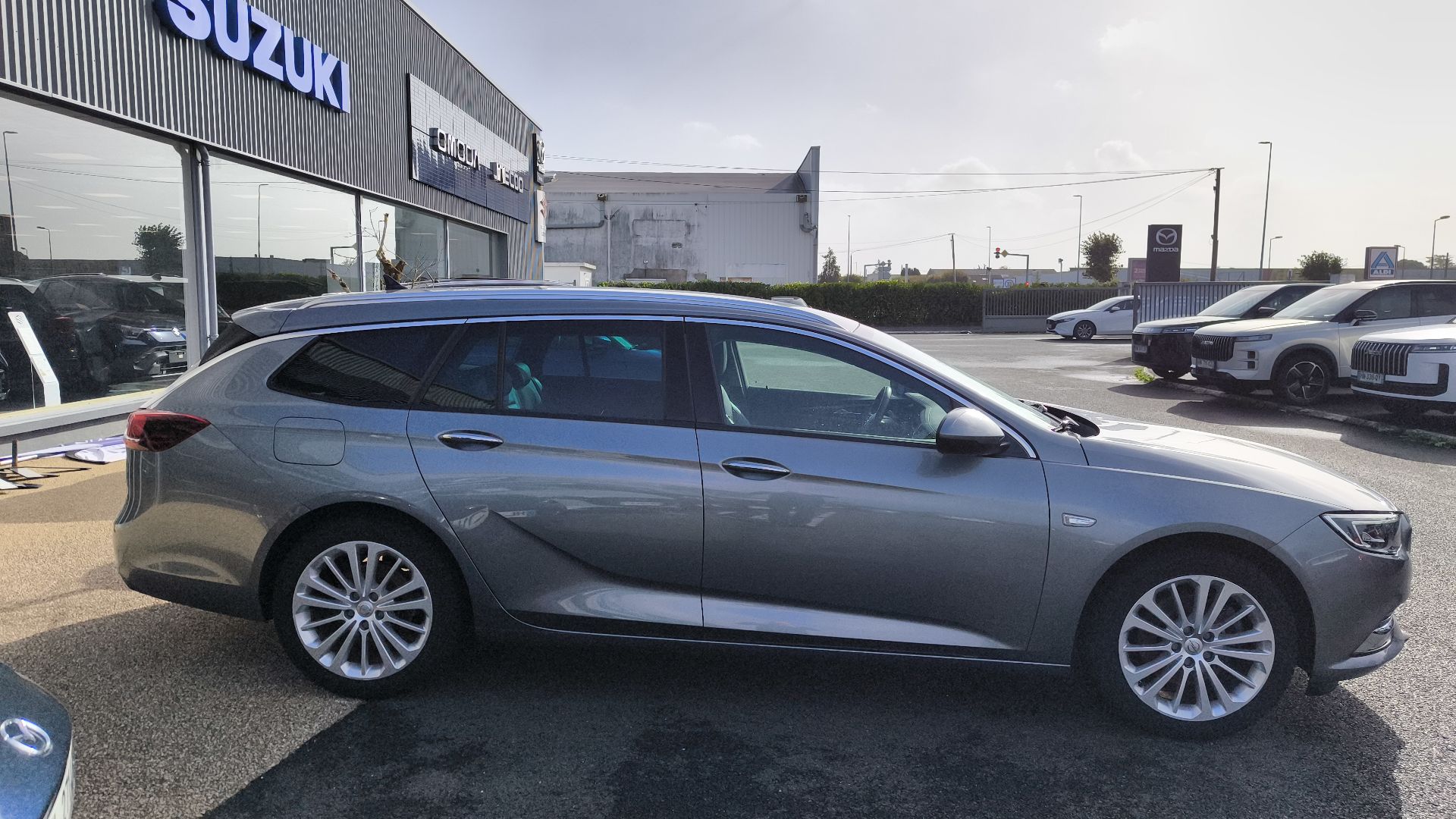 OPEL Insignia Sports Tourer 1.6 Diesel 136 ch BVA6 Elite - Véhicule Occasion - Océane Auto OPEL Insignia Sports Tourer 1.6 Diesel 136 ch BVA6 Elite - Véhicule Occasion Océane Auto