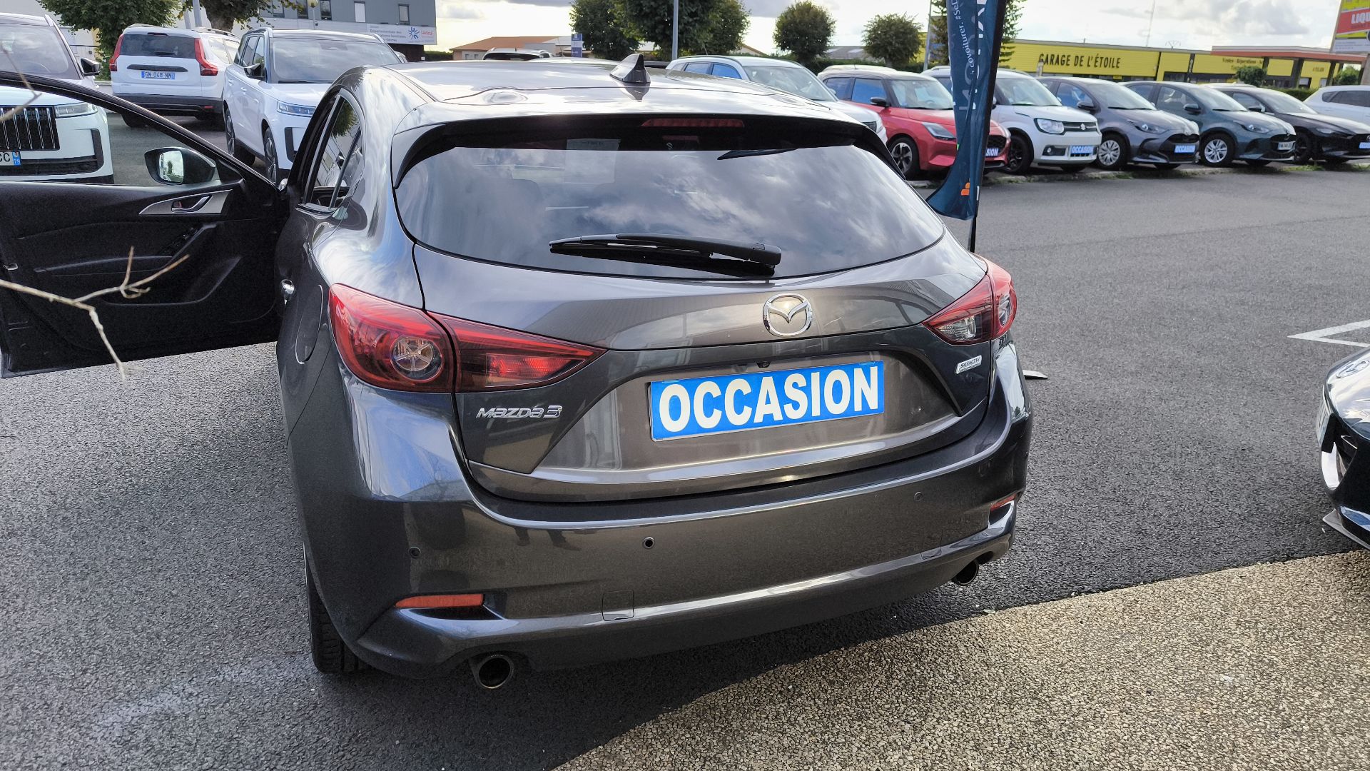 MAZDA Mazda3 2.0L SKYACTIV-G 120 ch Elegance - Véhicule Occasion - Océane Auto MAZDA Mazda3 2.0L SKYACTIV-G 120 ch Elegance - Véhicule Occasion Océane Auto