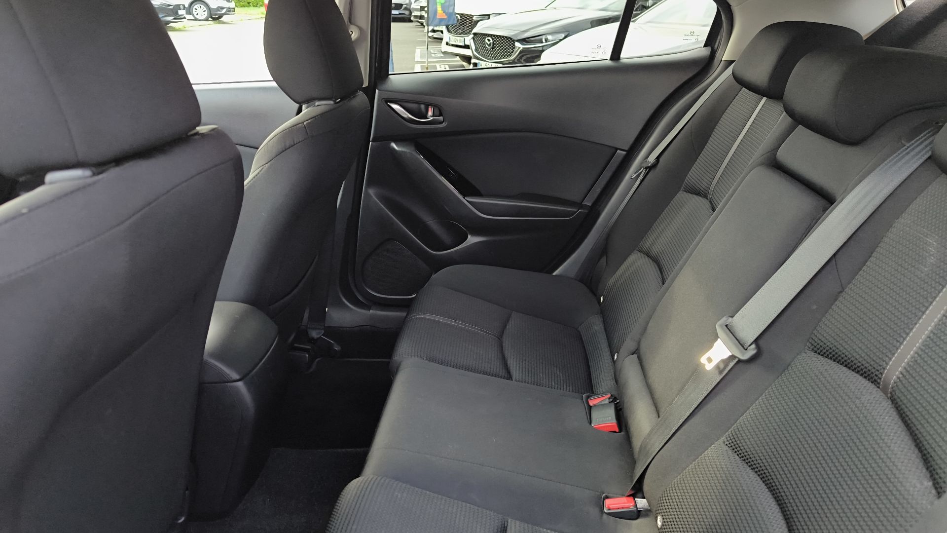MAZDA Mazda3 2.0L SKYACTIV-G 120 ch Elegance - Véhicule Occasion - Océane Auto MAZDA Mazda3 2.0L SKYACTIV-G 120 ch Elegance - Véhicule Occasion Océane Auto