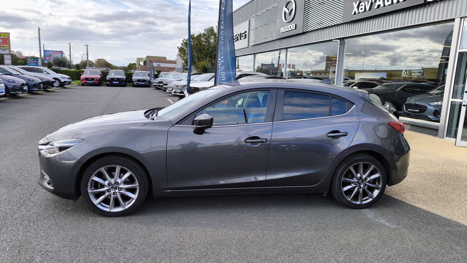 MAZDA Mazda3 2.0L SKYACTIV-G 120 ch Elegance - Véhicule Occasion - Océane Auto MAZDA Mazda3 2.0L SKYACTIV-G 120 ch Elegance - Véhicule Occasion Océane Auto