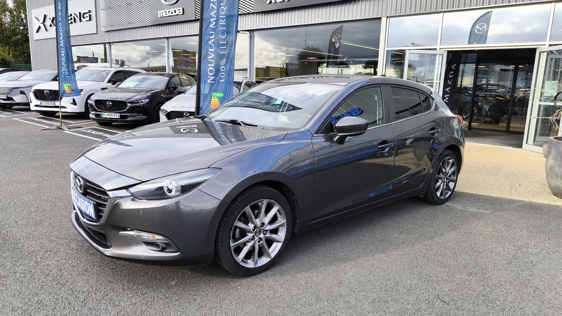 MAZDA Mazda3 2.0L SKYACTIV-G 120 ch Elegance - Véhicule Occasion - Océane Auto MAZDA Mazda3 2.0L SKYACTIV-G 120 ch Elegance - Véhicule Occasion Océane Auto