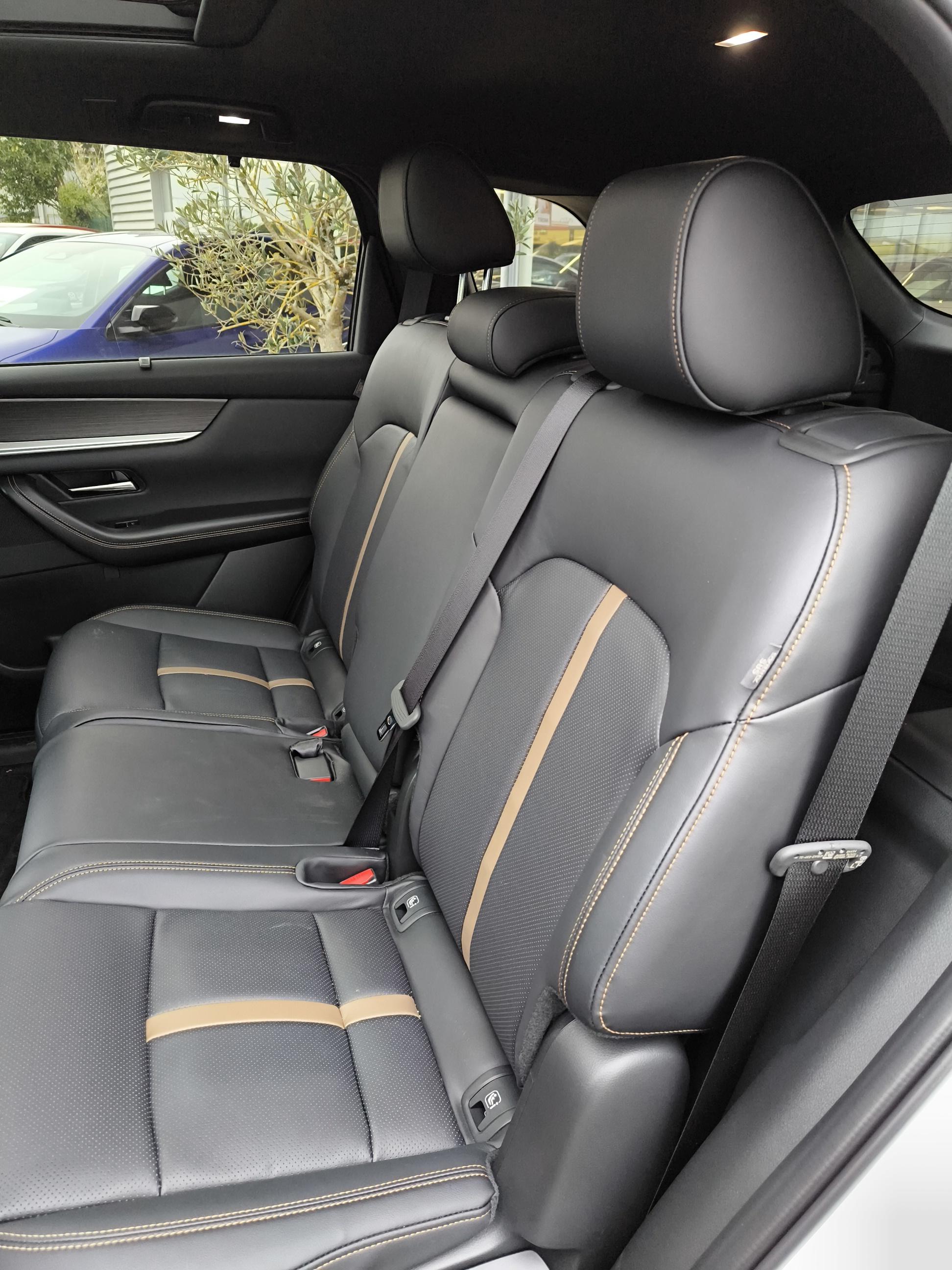 MAZDA CX-80 2.5L e-SKYACTIV PHEV 327 ch 4x4 BVA8 Homura Plus - Véhicule Occasion - Océane Auto MAZDA CX-80 2.5L e-SKYACTIV PHEV 327 ch 4x4 BVA8 Homura Plus - Véhicule Occasion Océane Auto