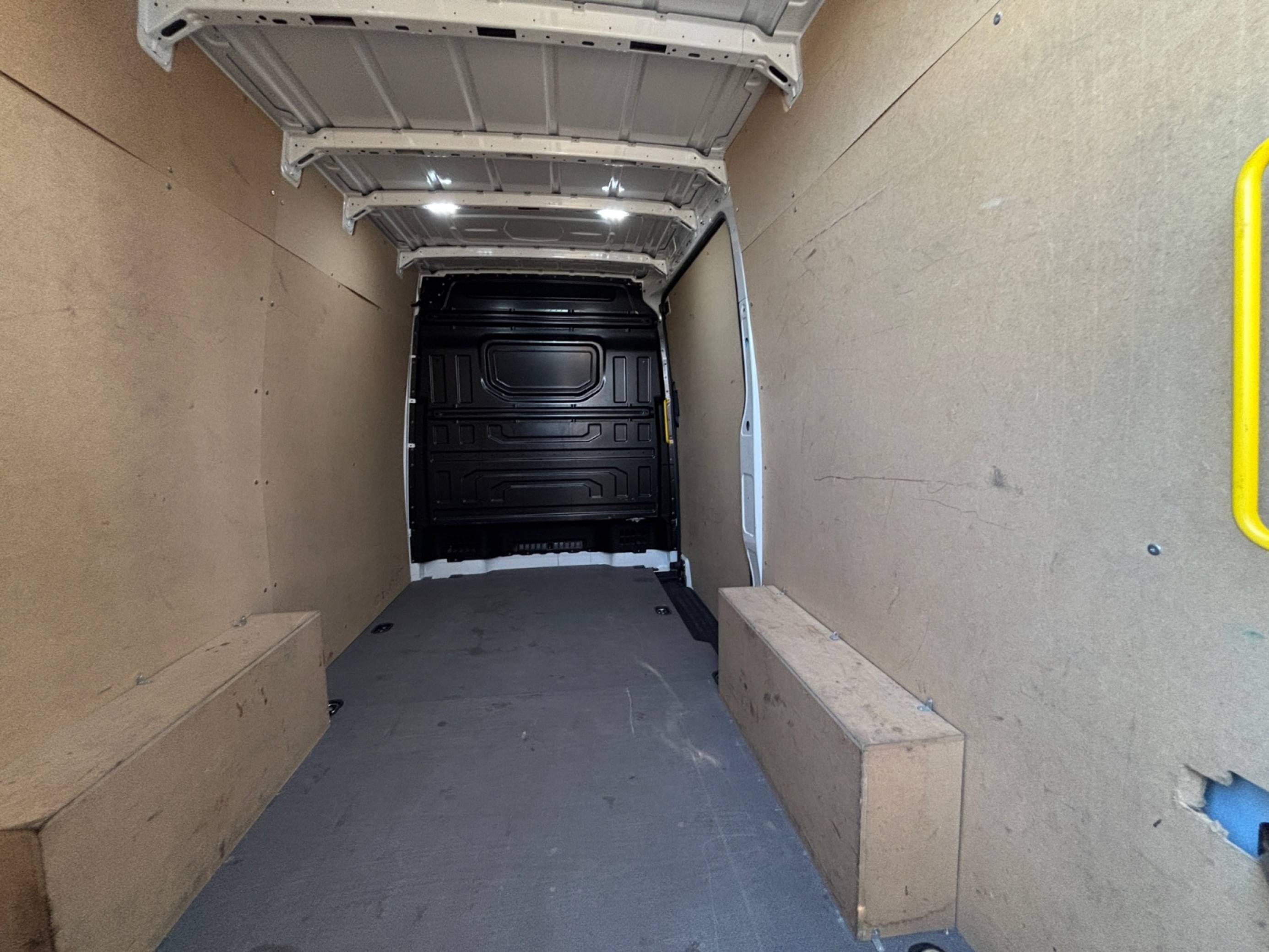 CRAFTER VAN 30 L3H3 2.0 TDI 140 CH