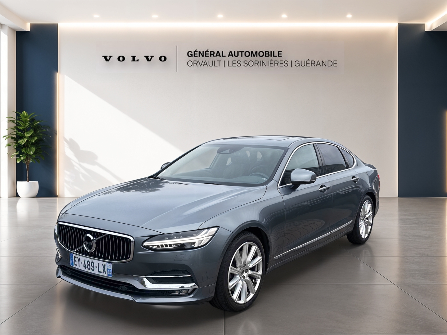 VOLVO S90