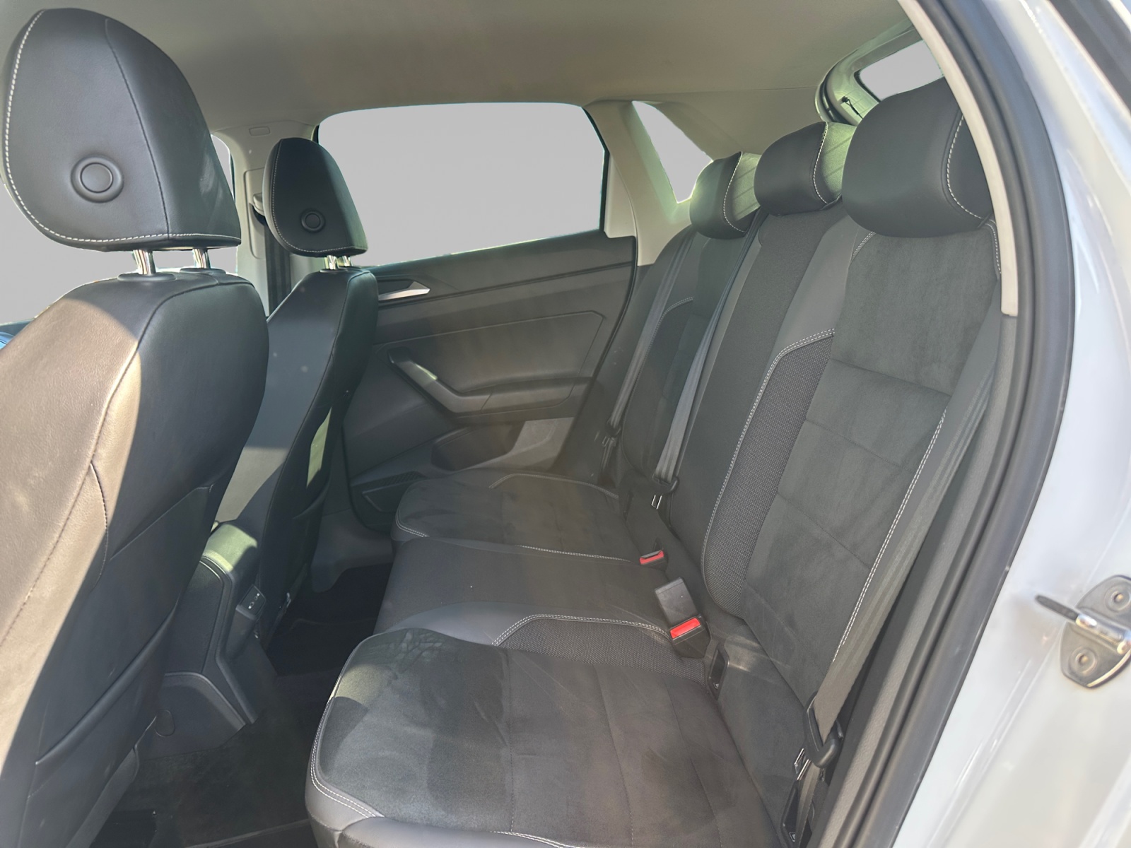 VOLKSWAGEN POLO SIEGE+ARRIERE+GAUCHE